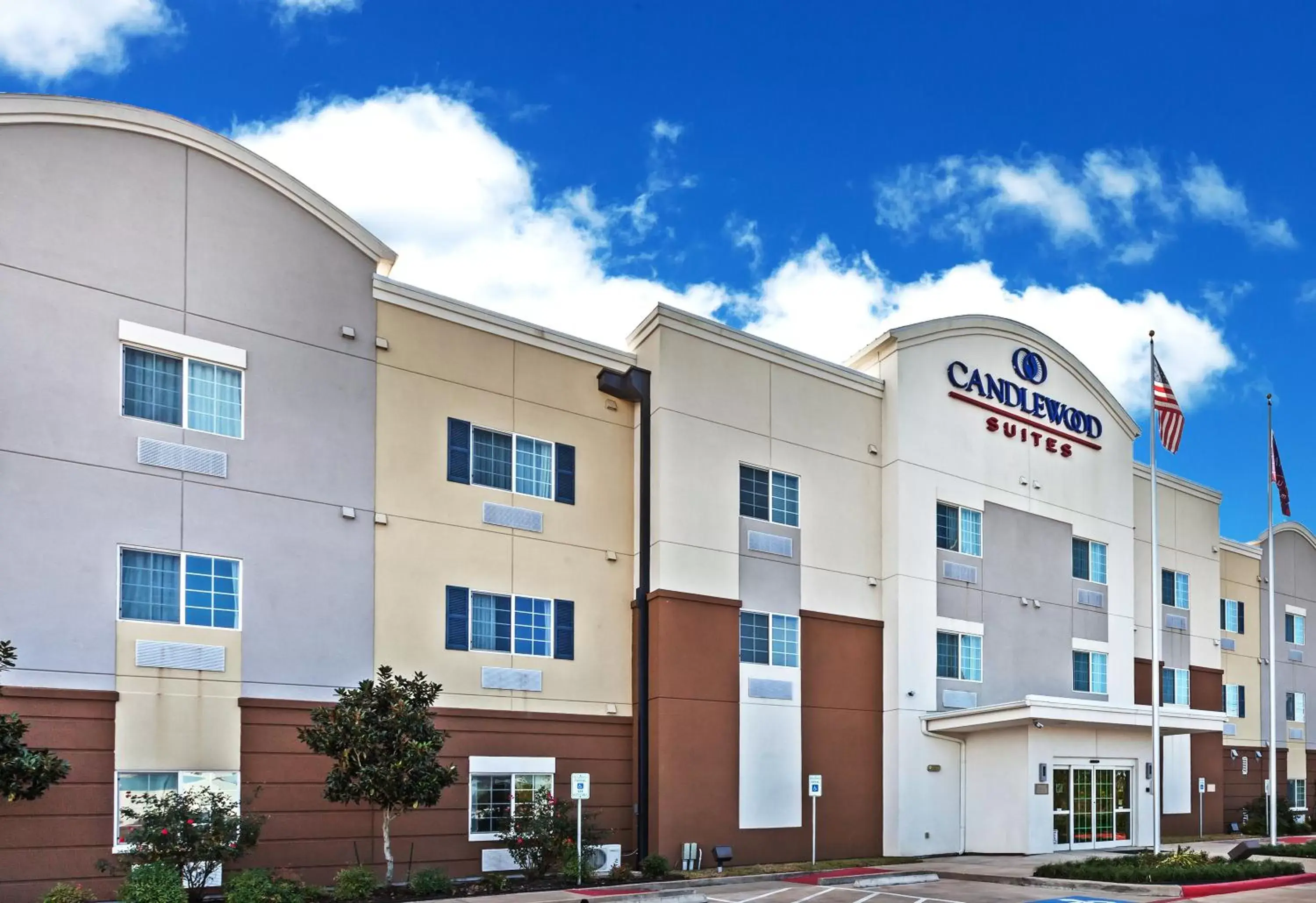 Property building in Candlewood Suites Baytown, an IHG Hotel