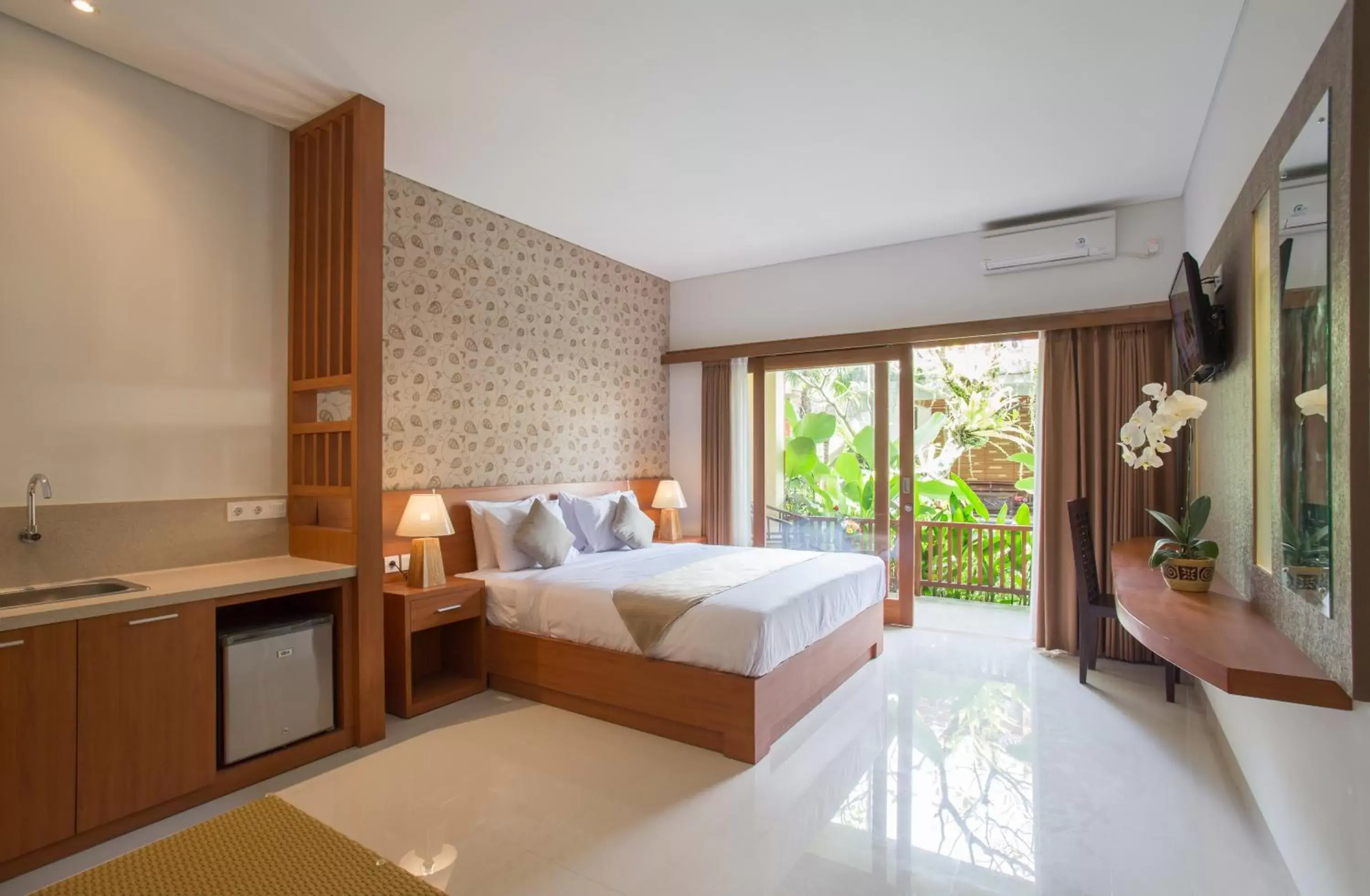 Bedroom, Bed in Grand Sehati & Spa, Ubud