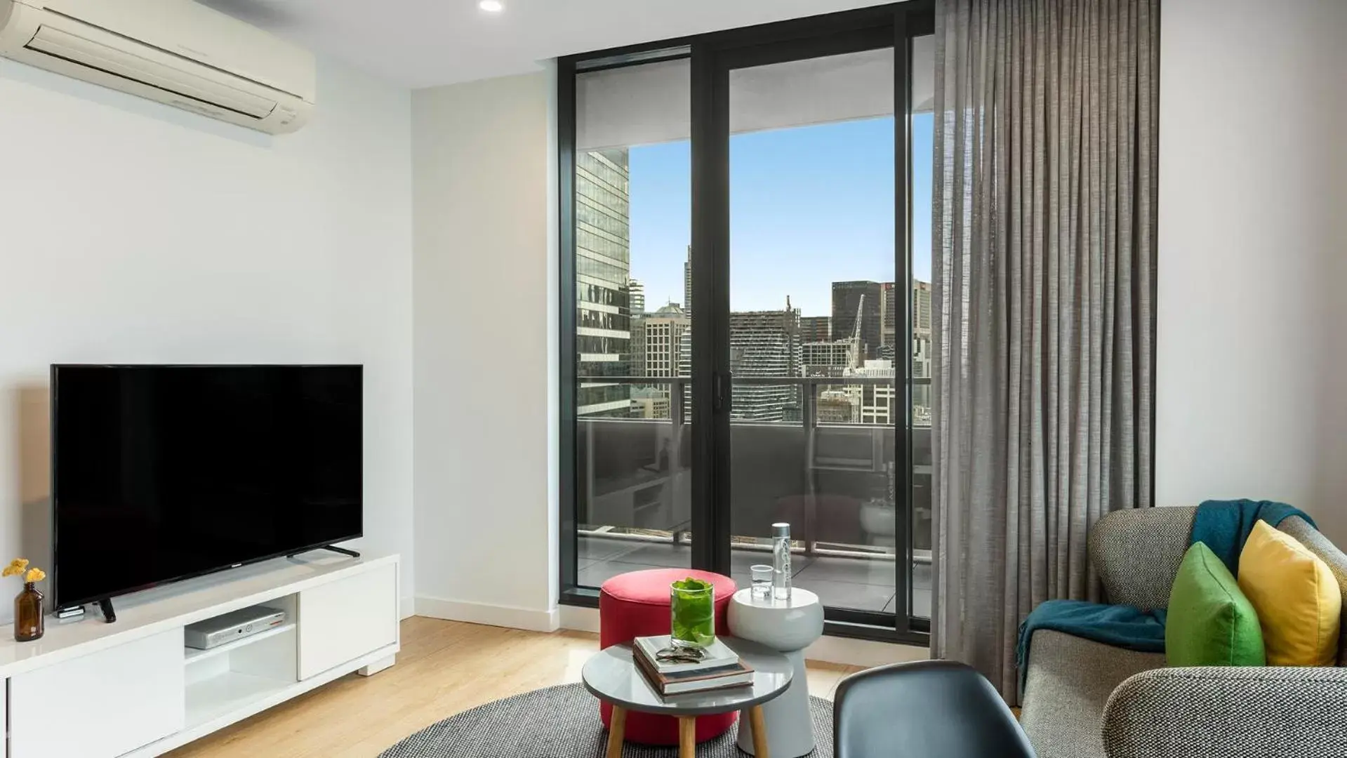 TV and multimedia, TV/Entertainment Center in Oaks Melbourne Southbank Suites