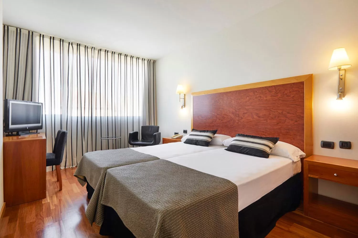 Bedroom, Bed in Exe Plaza Delicias