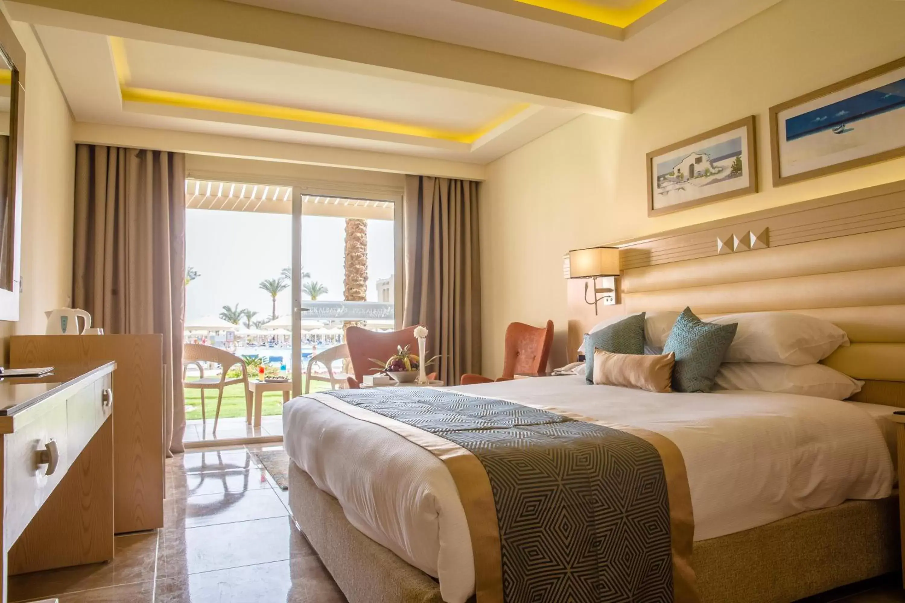 Bedroom, Bed in Beach Albatros Resort - Hurghada