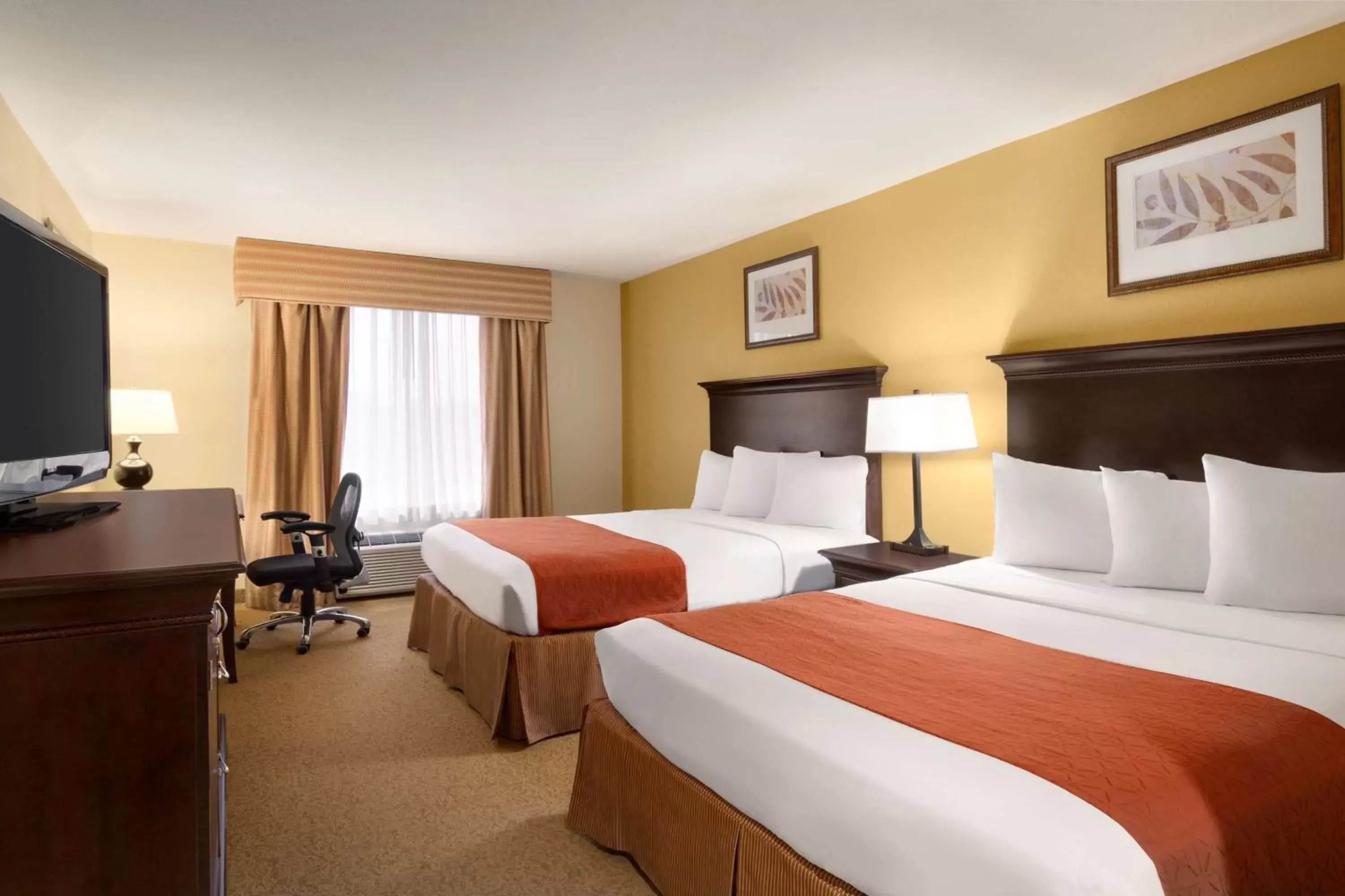 Photo of the whole room, Bed in Country Inn & Suites by Radisson, Savannah I-95 North