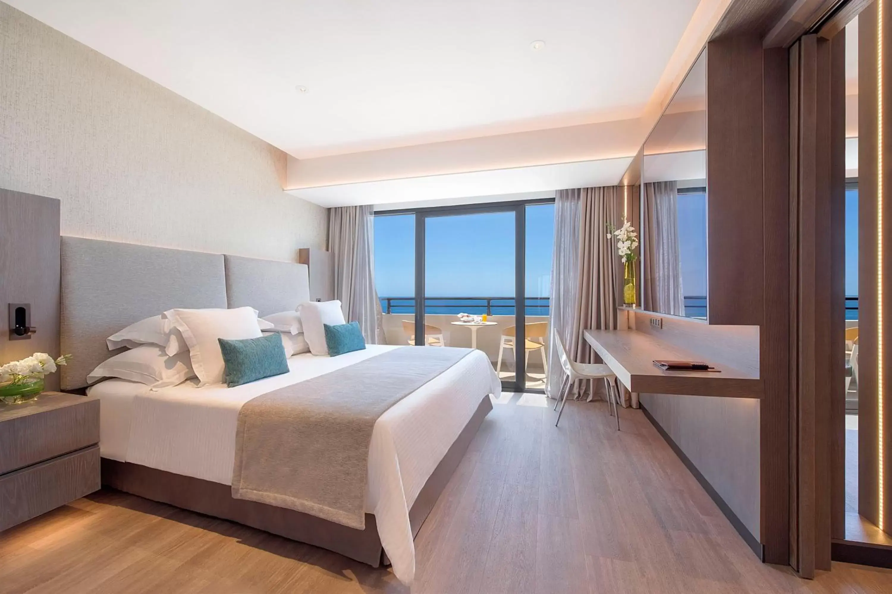 Bed in Amathus Beach Hotel Limassol