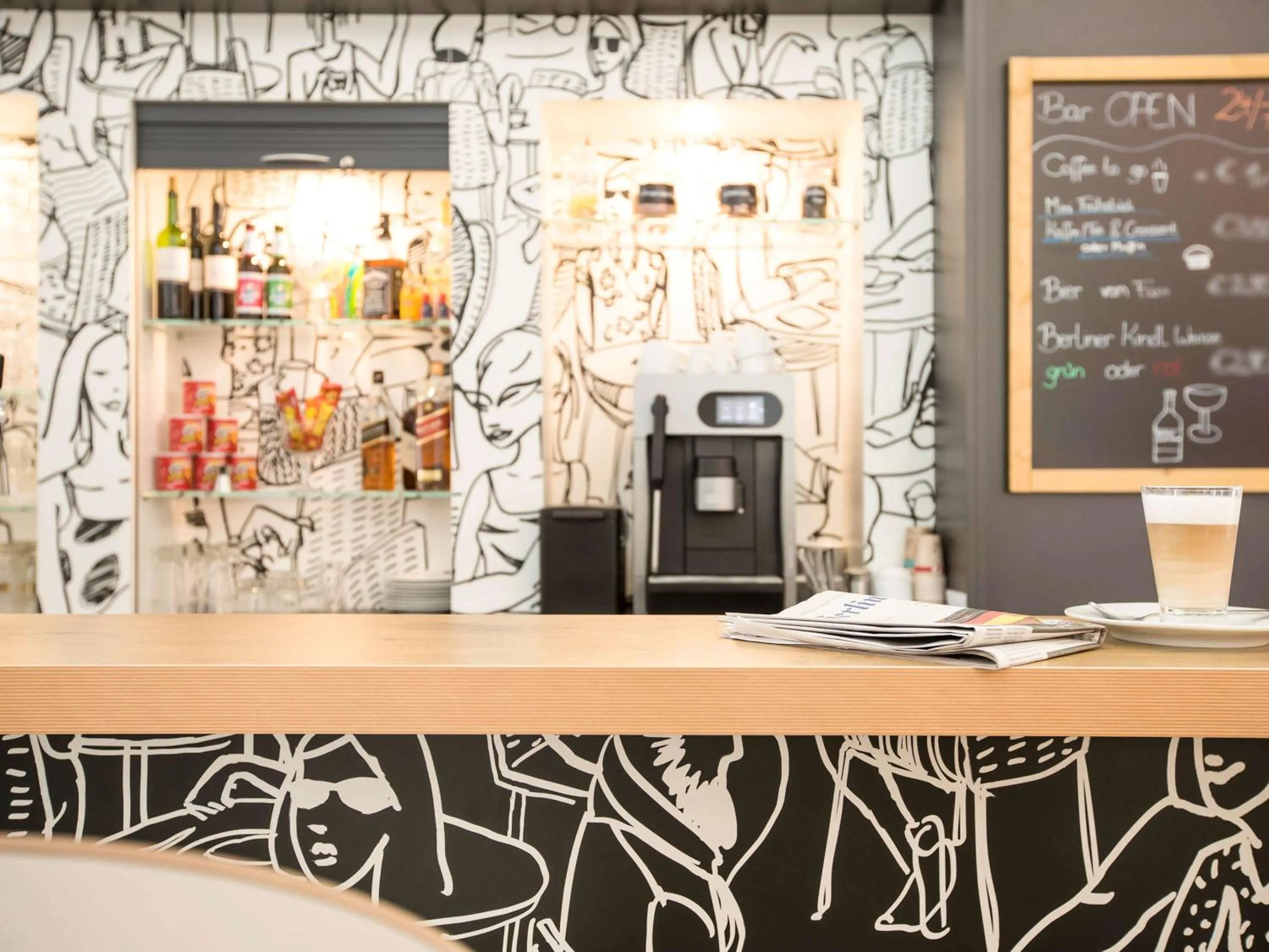 Lounge or bar in ibis Berlin City Süd