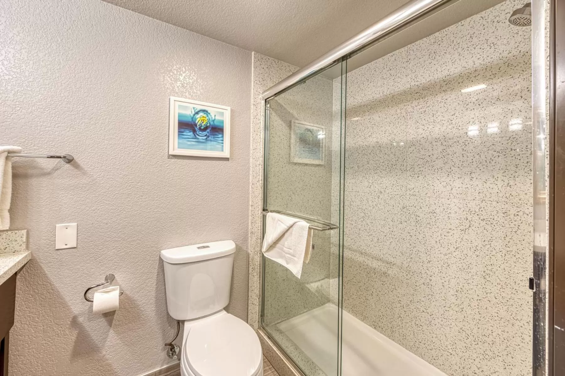 Shower in Amanzi Hotel, an Ascend Collection Hotel