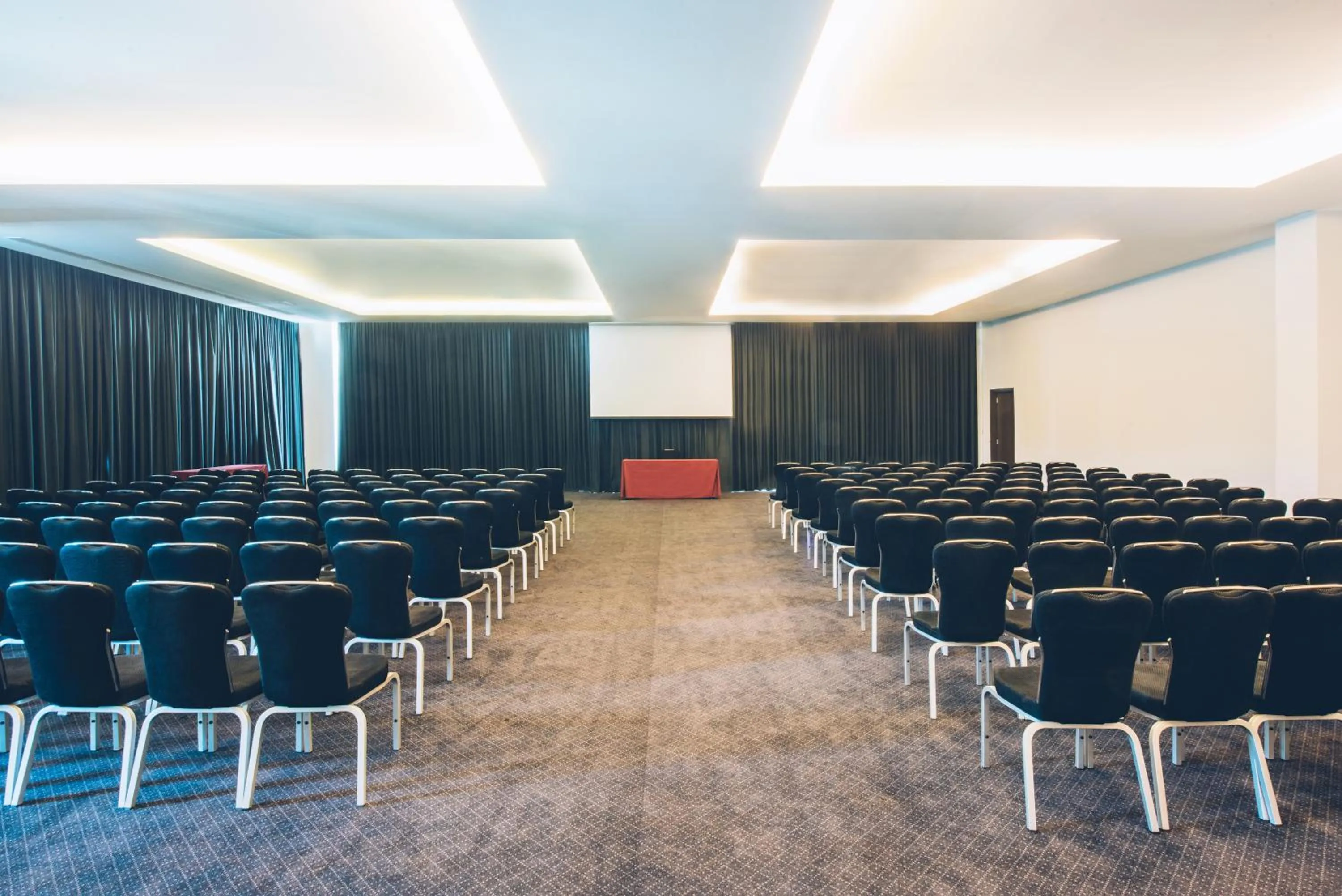 Business facilities in Iberostar Selection Lagos Algarve