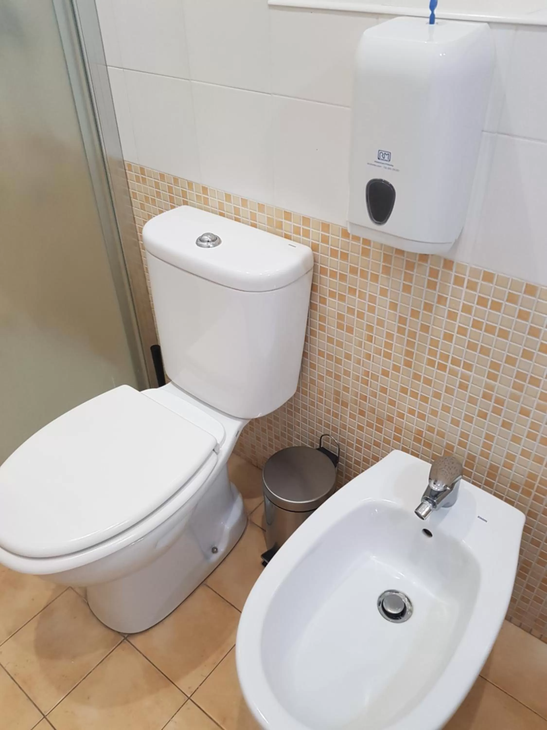 Shower in B&B Gisira