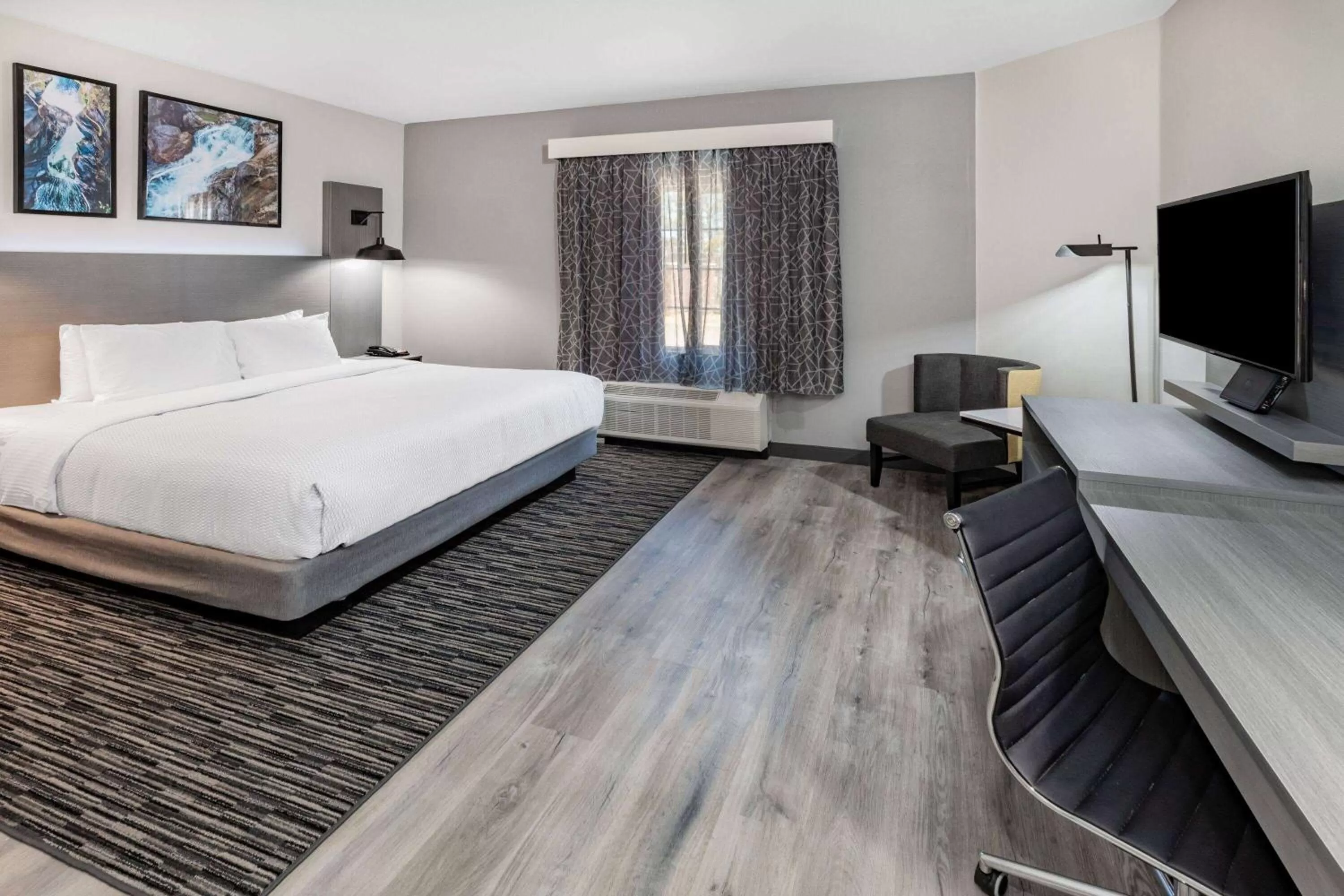 Bedroom, Bed in La Quinta Inn & Suites by Wyndham Ardmore