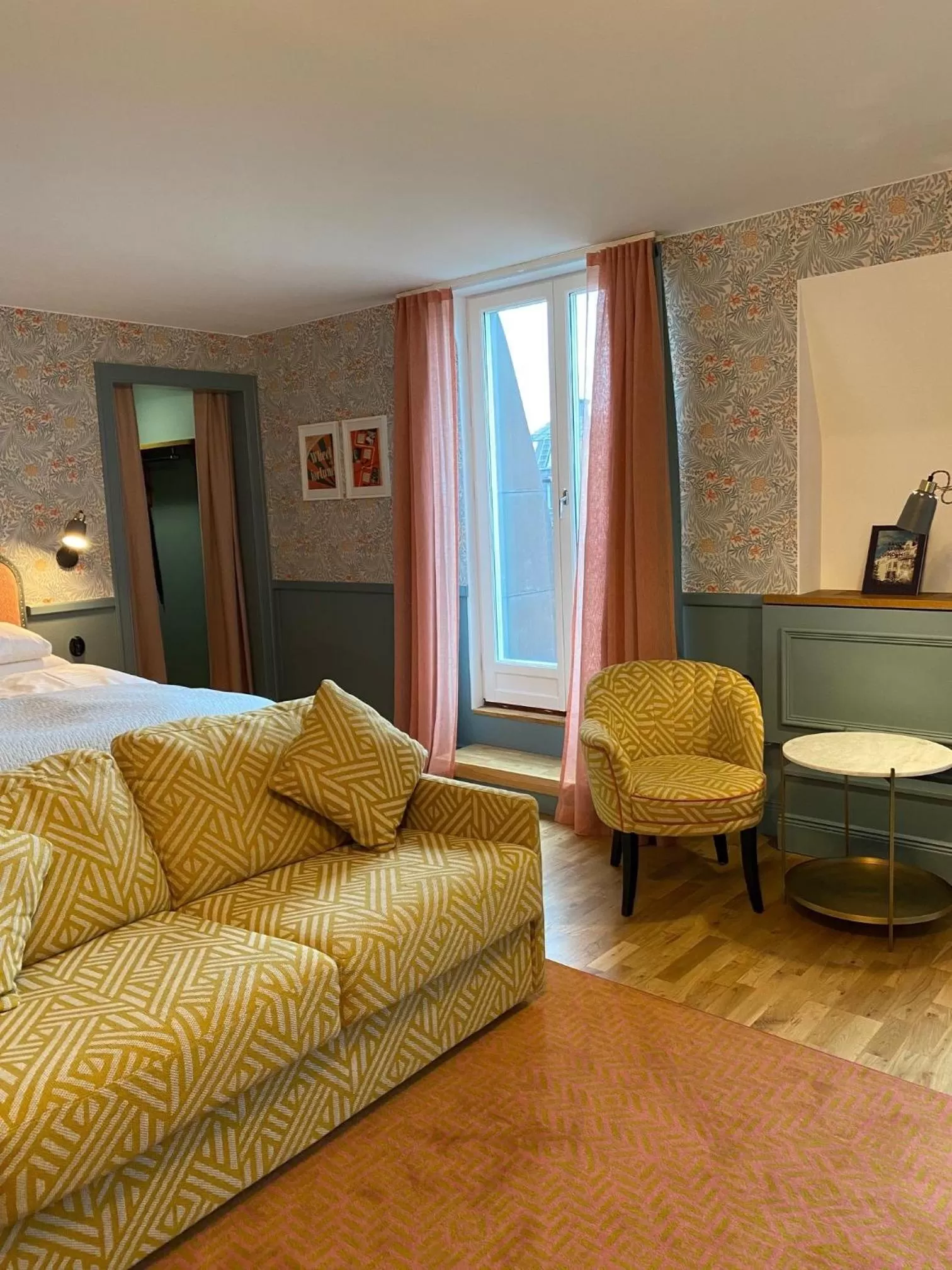 Seating area in Hotel Kung Carl, WorldHotels Crafted