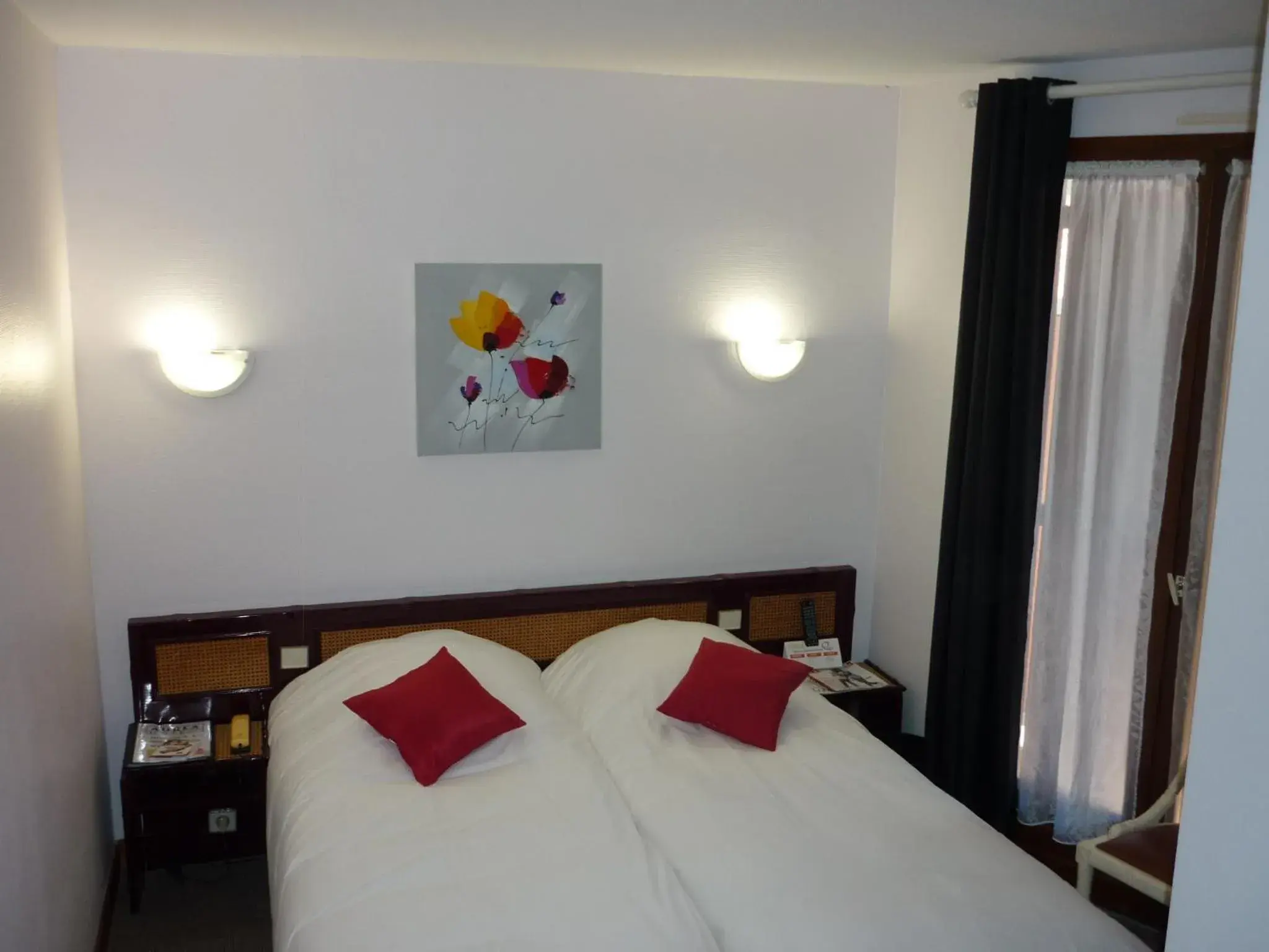 Bedroom, Bed in Logis Aurea Hotel