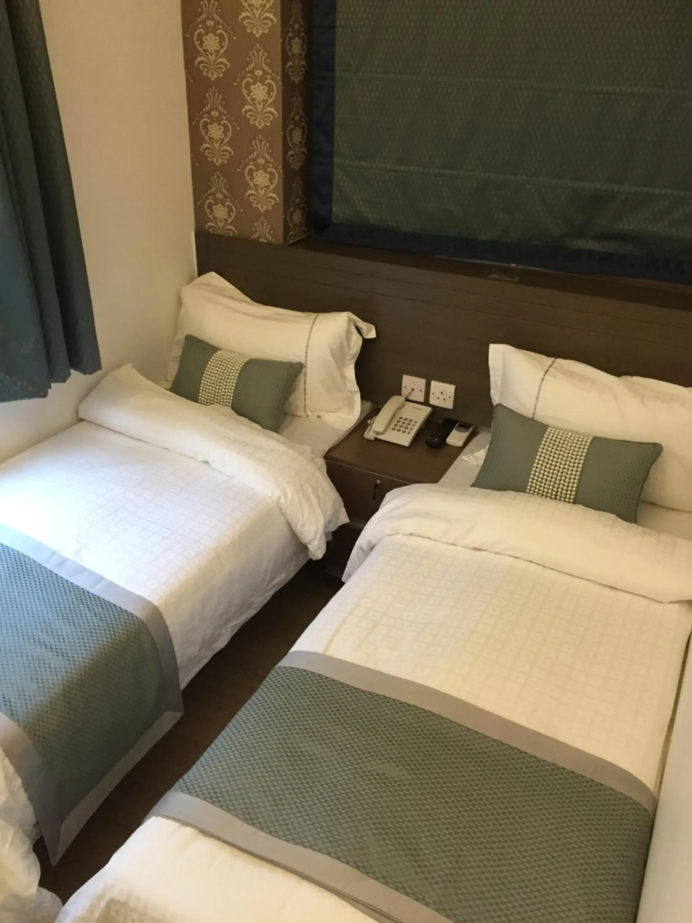 Bed in Seasons Hotel – Causeway Bay