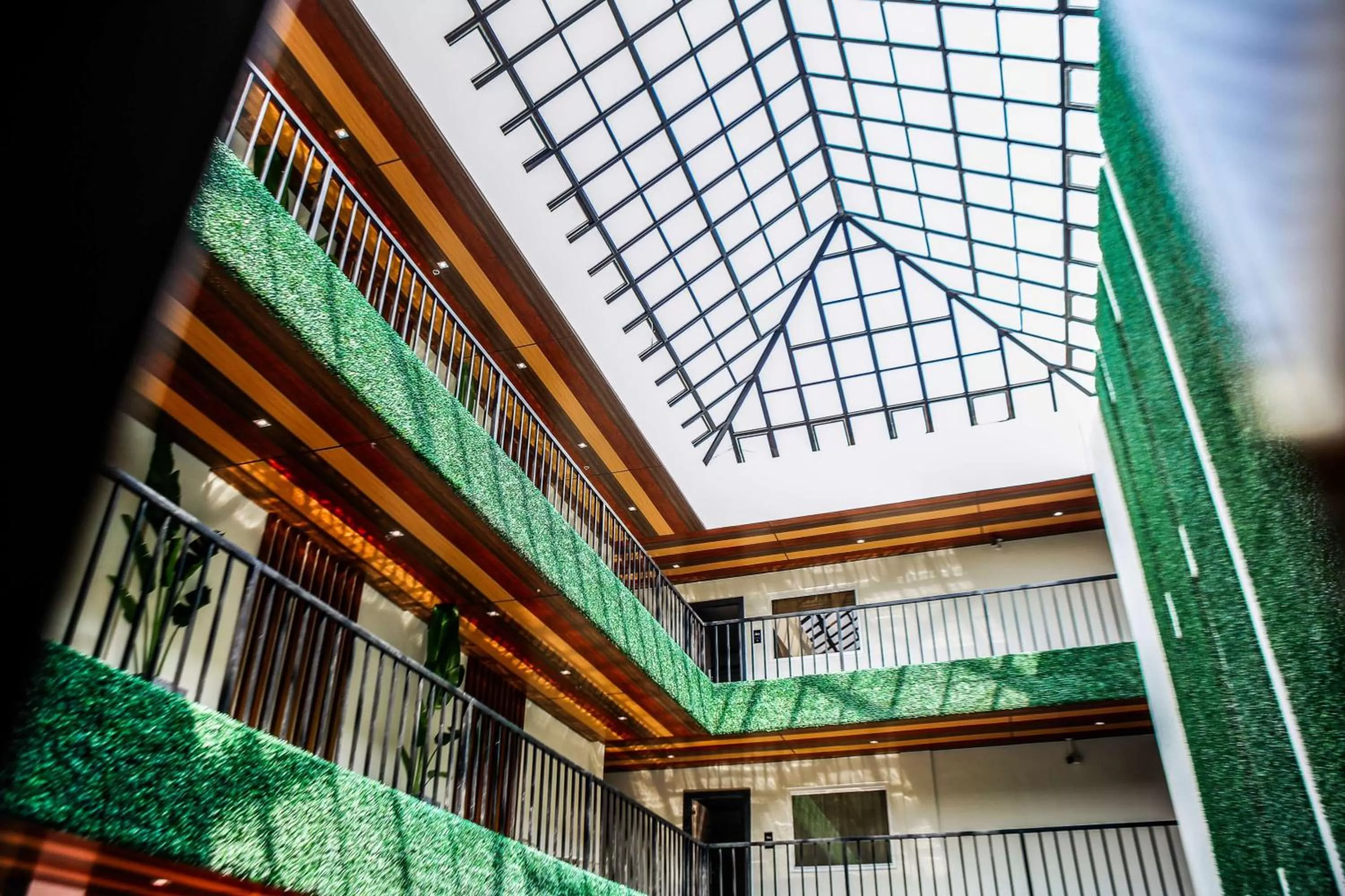 Lobby or reception in SureStay Studio by Best Western Clarkview Angeles City