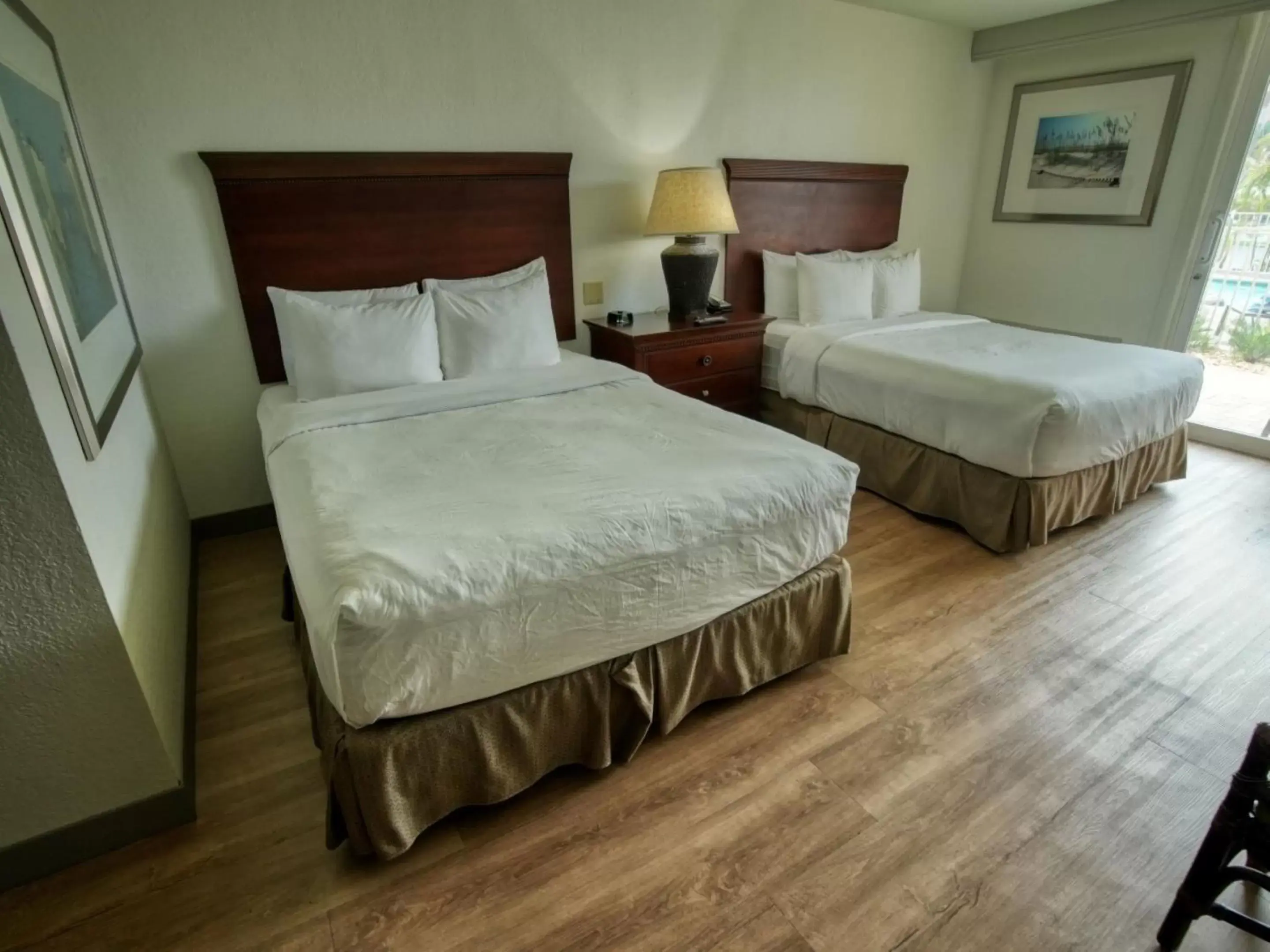 Bed in Treasure Bay Resort and Marina