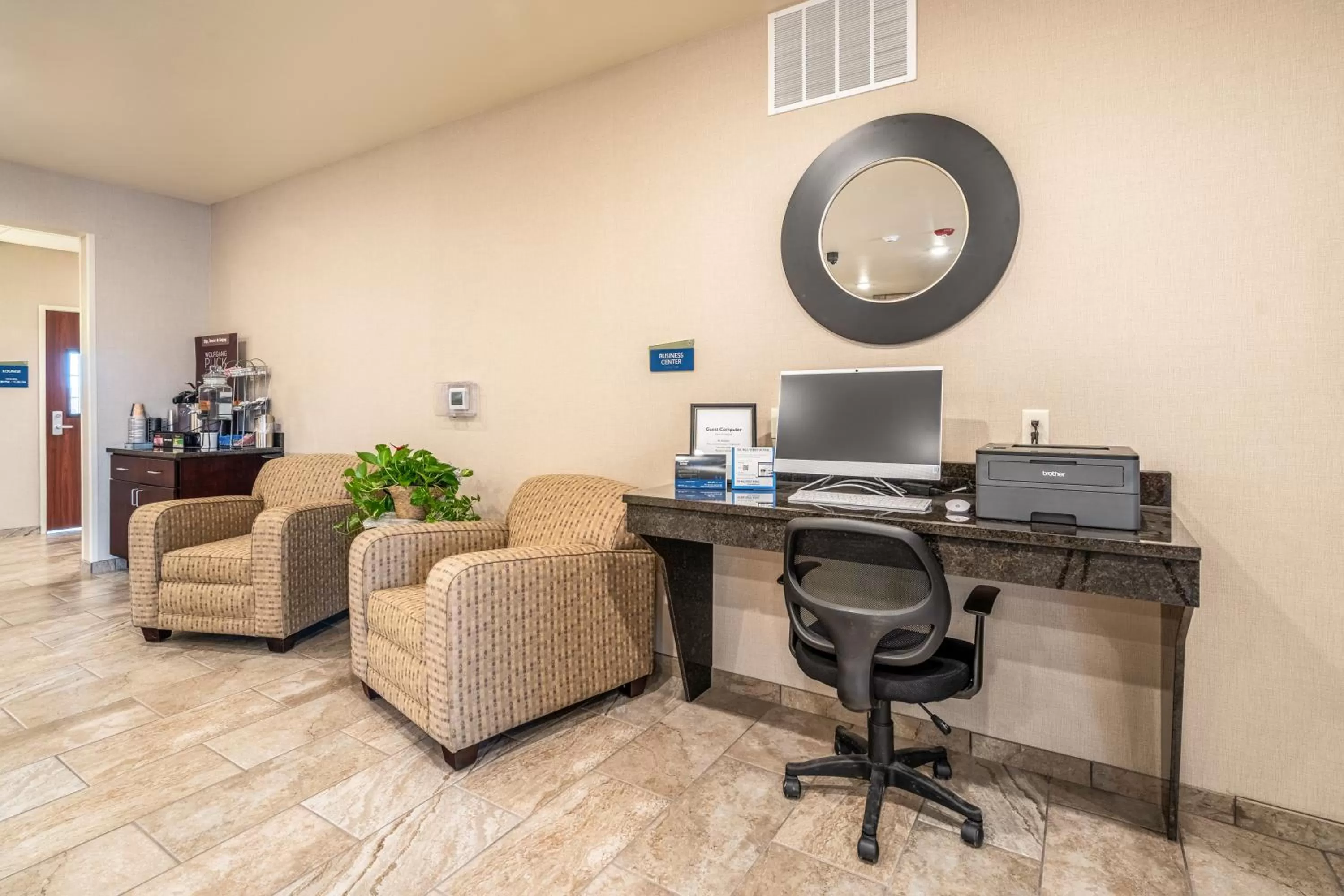 Business facilities in Cobblestone Hotel & Suites - Newport