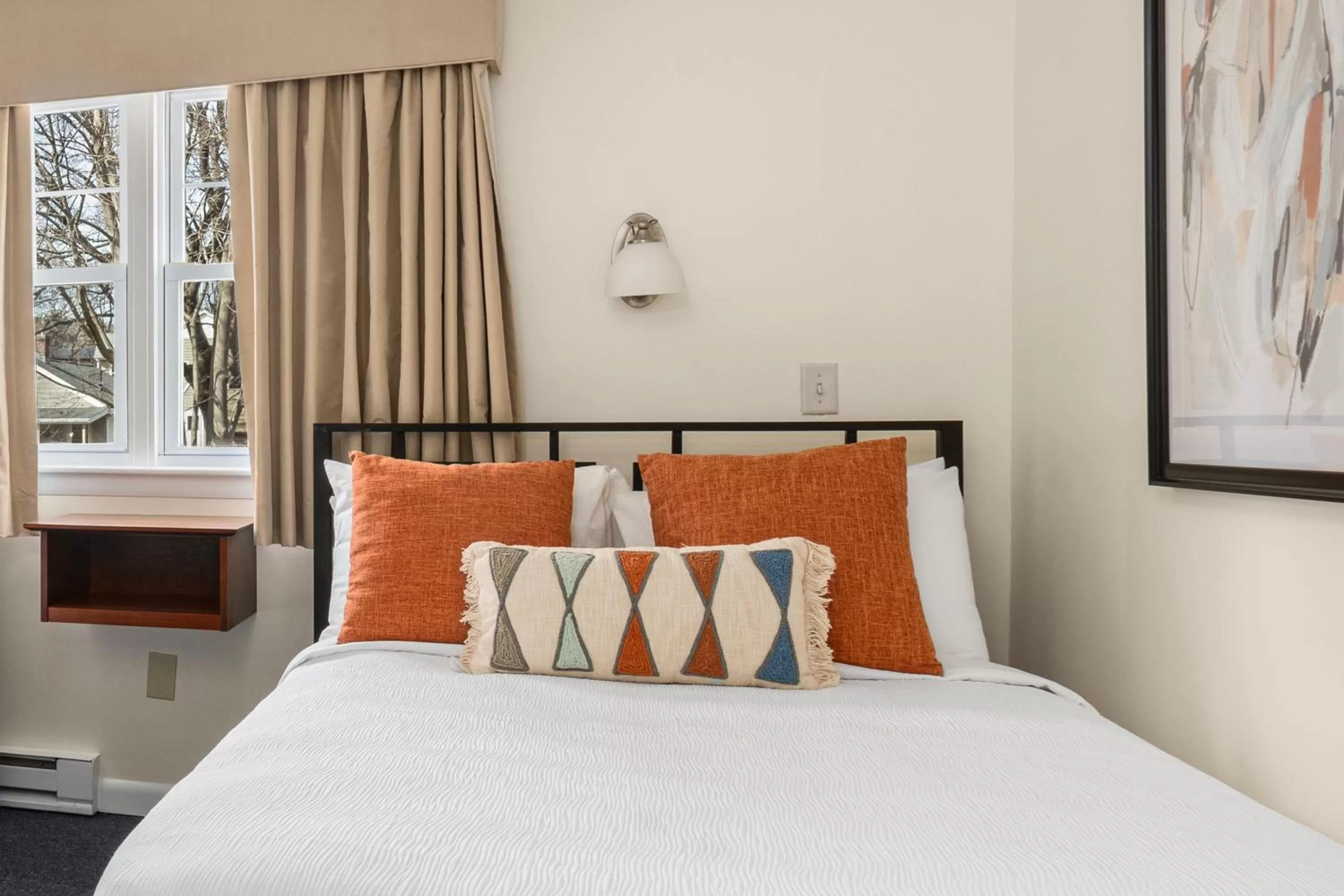 Bedroom, Bed in The Beverly