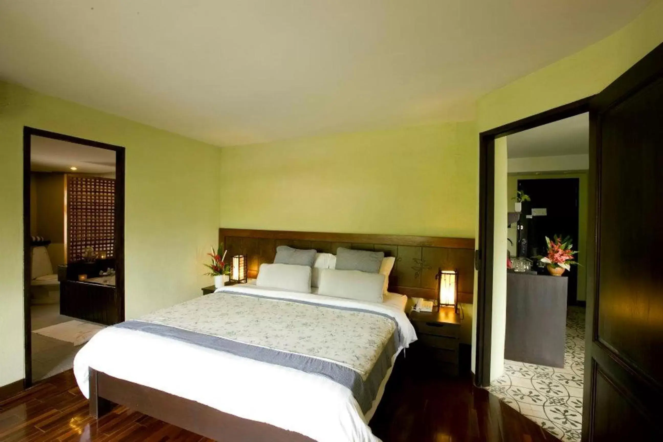 Bed in Vacation Village Phra Nang Inn - SHA Extra Plus