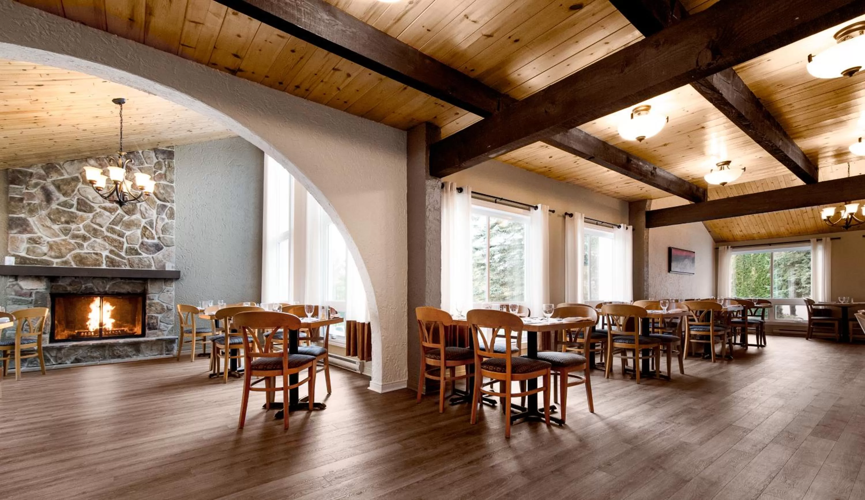 Restaurant/places to eat in Hôtel Chéribourg