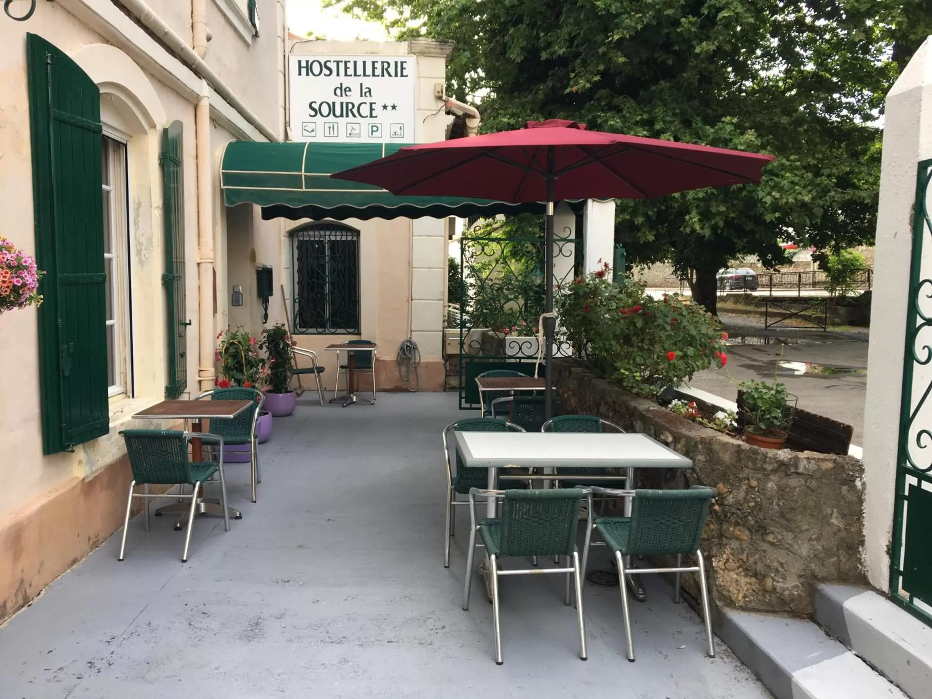 Patio, Restaurant/Places to Eat in Hostellerie De La Source