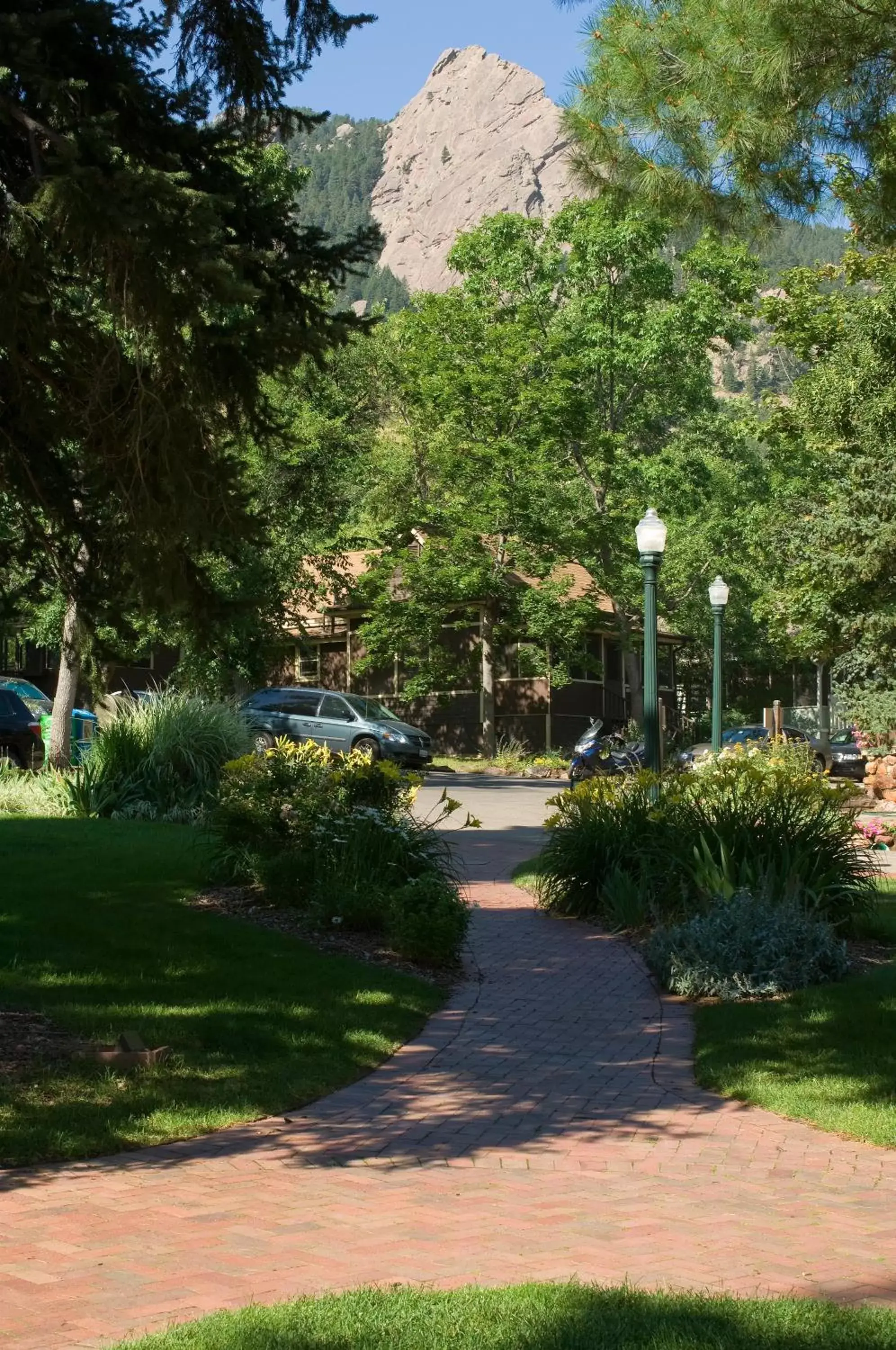 Property building, Garden in Colorado Chautauqua Cottages