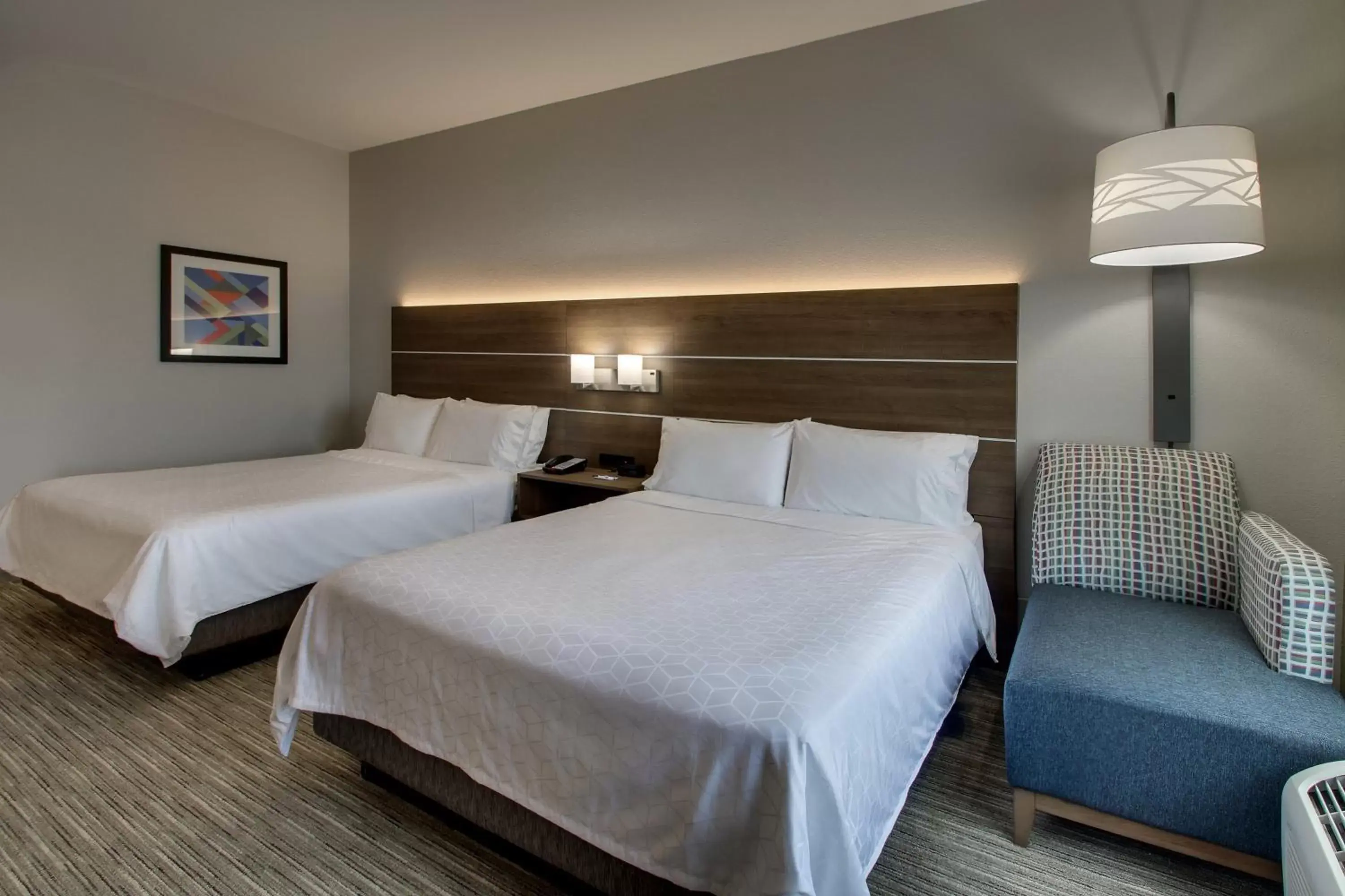 Photo of the whole room, Bed in Holiday Inn Express Hotel & Suites Waukegan/Gurnee, an IHG Hotel