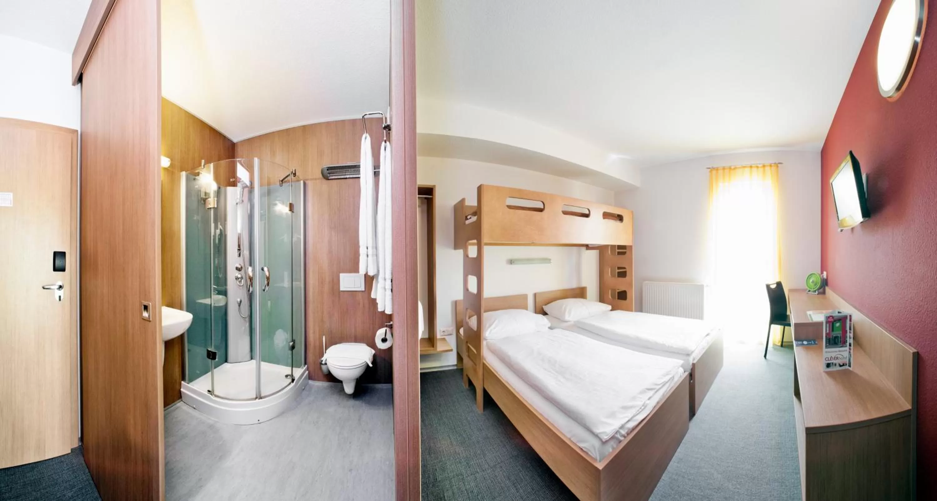 Photo of the whole room, Bed in Cleverhotel