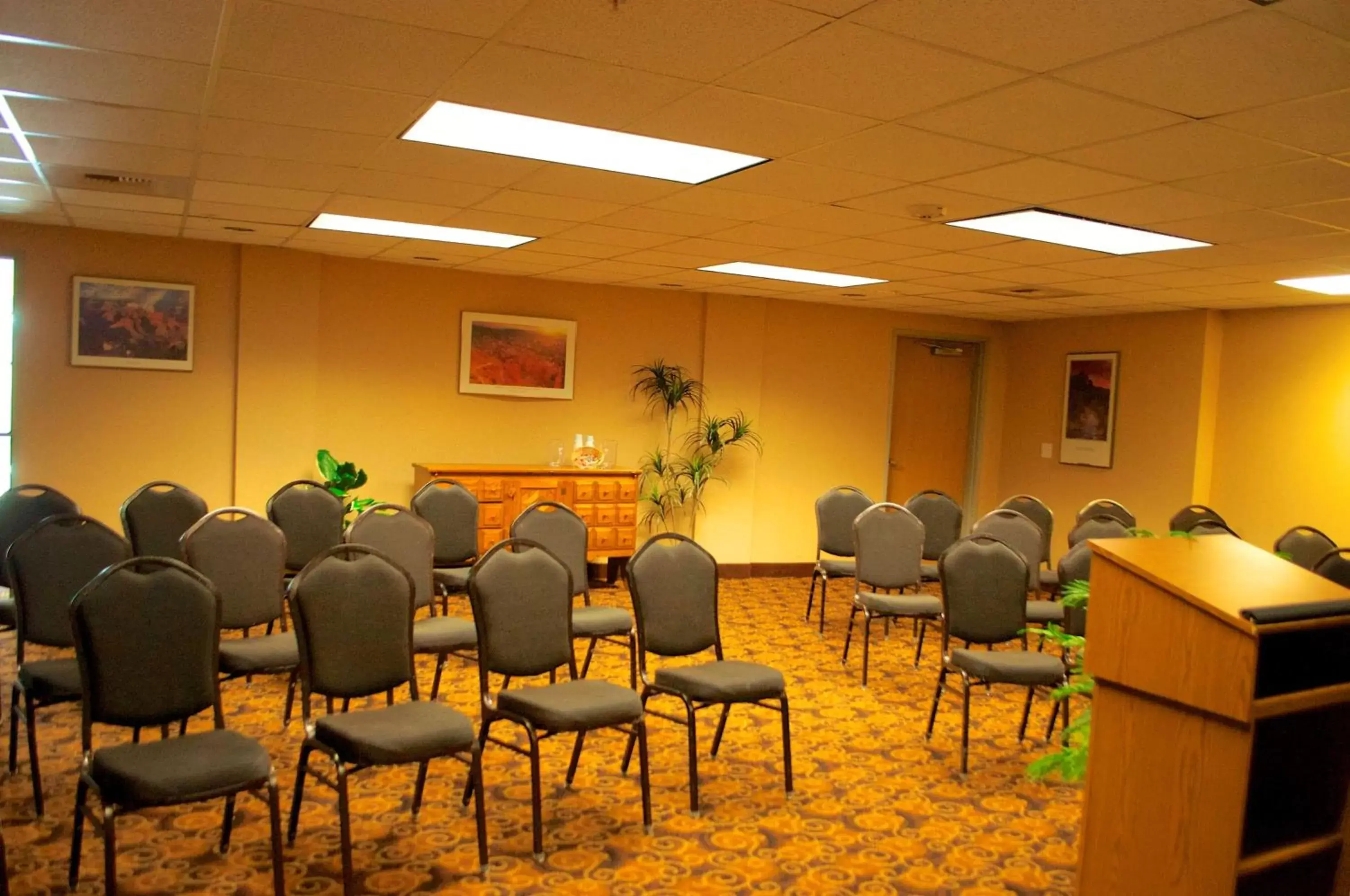 Meeting/conference room in Hampton Inn & Suites Flagstaff - West