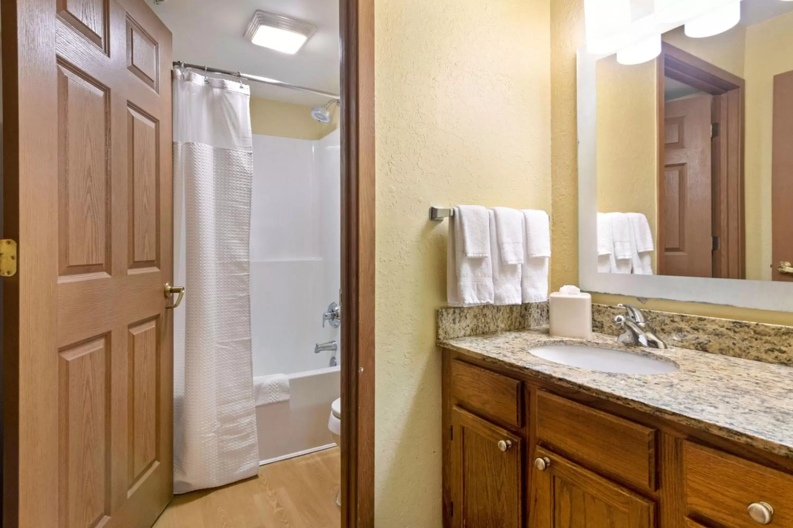 Shower, Bathroom in Extended Stay America Suites - Richmond - Glen Allen - Short Pump