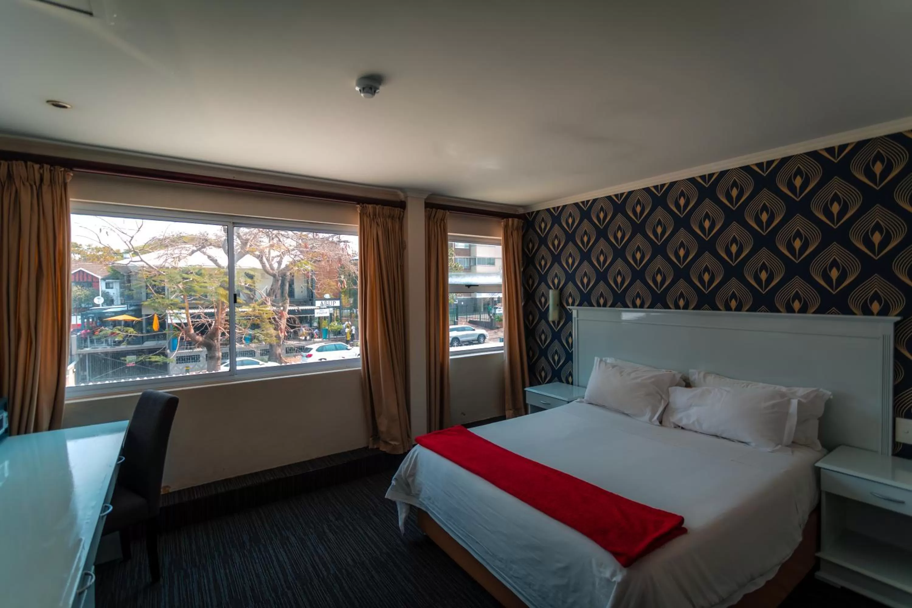 Bedroom, Bed in Florida Park Hotel, Florida Road