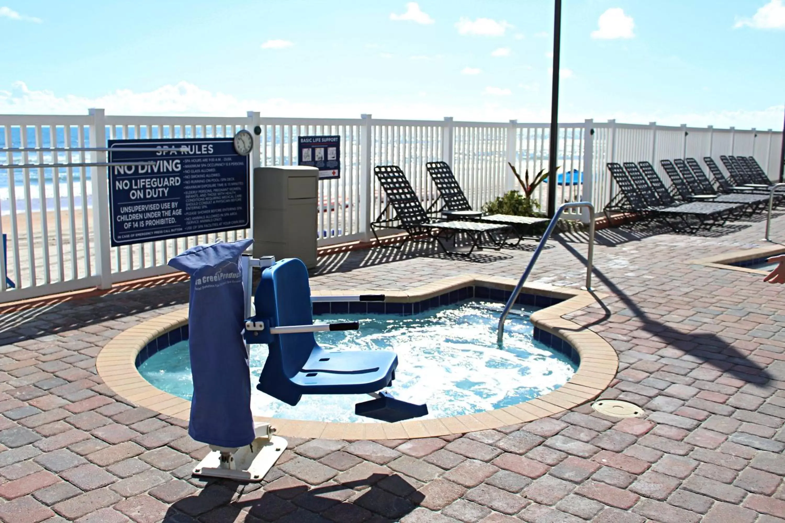 Swimming pool in The Cove On Ormond Beach