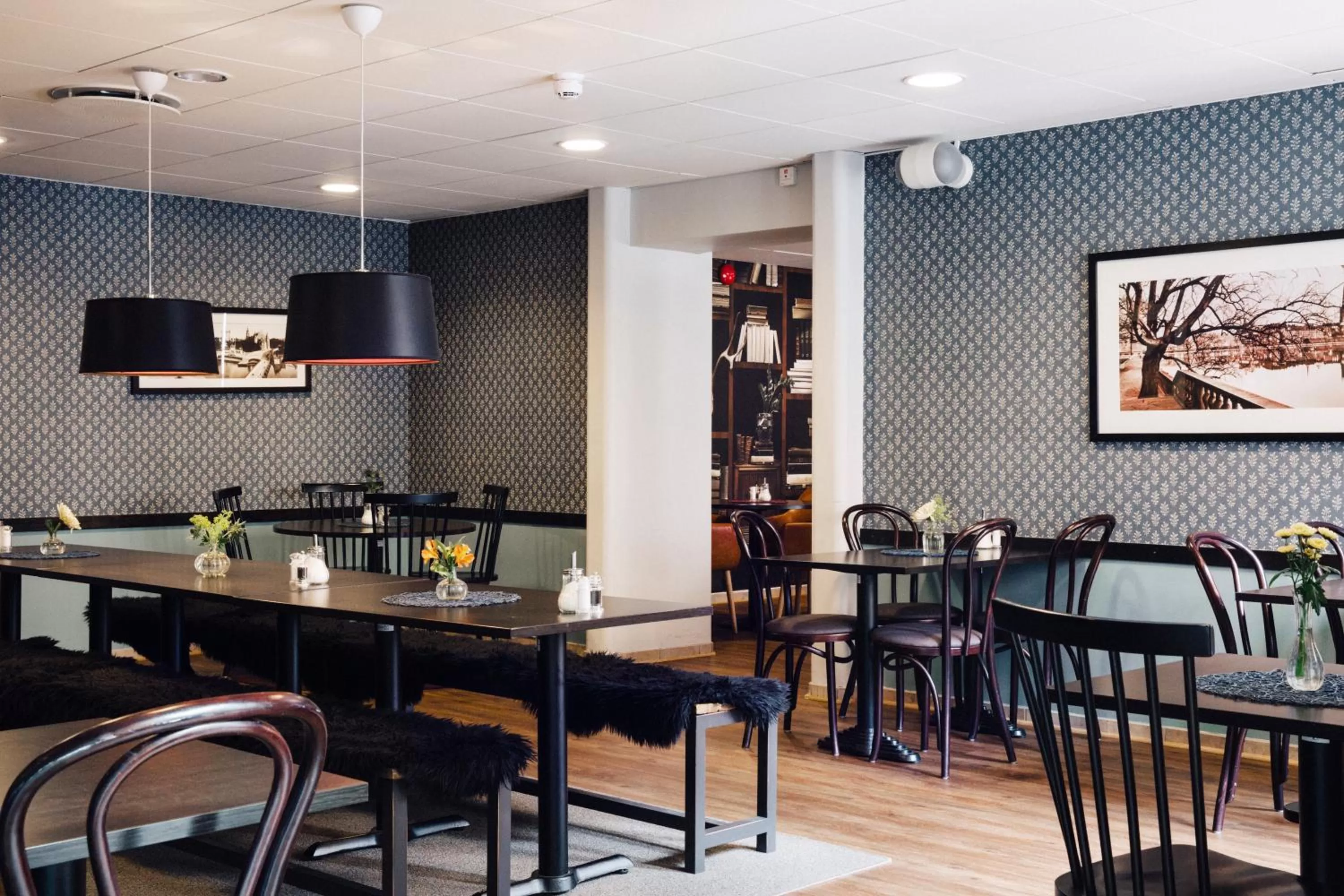 Restaurant/places to eat in Kom Family