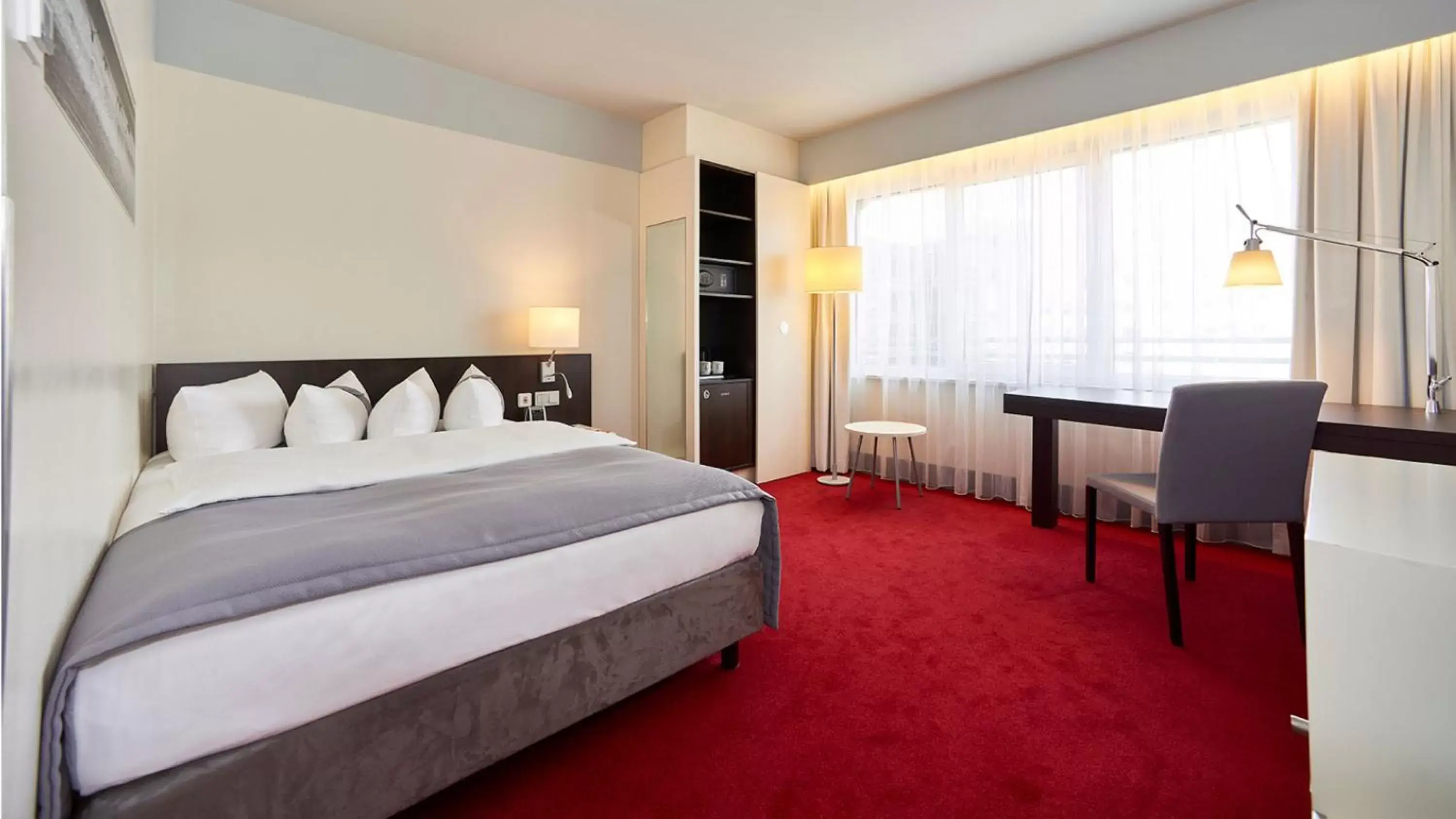 Photo of the whole room, Bed in Holiday Inn Berlin Airport - Conference Centre, an IHG Hotel