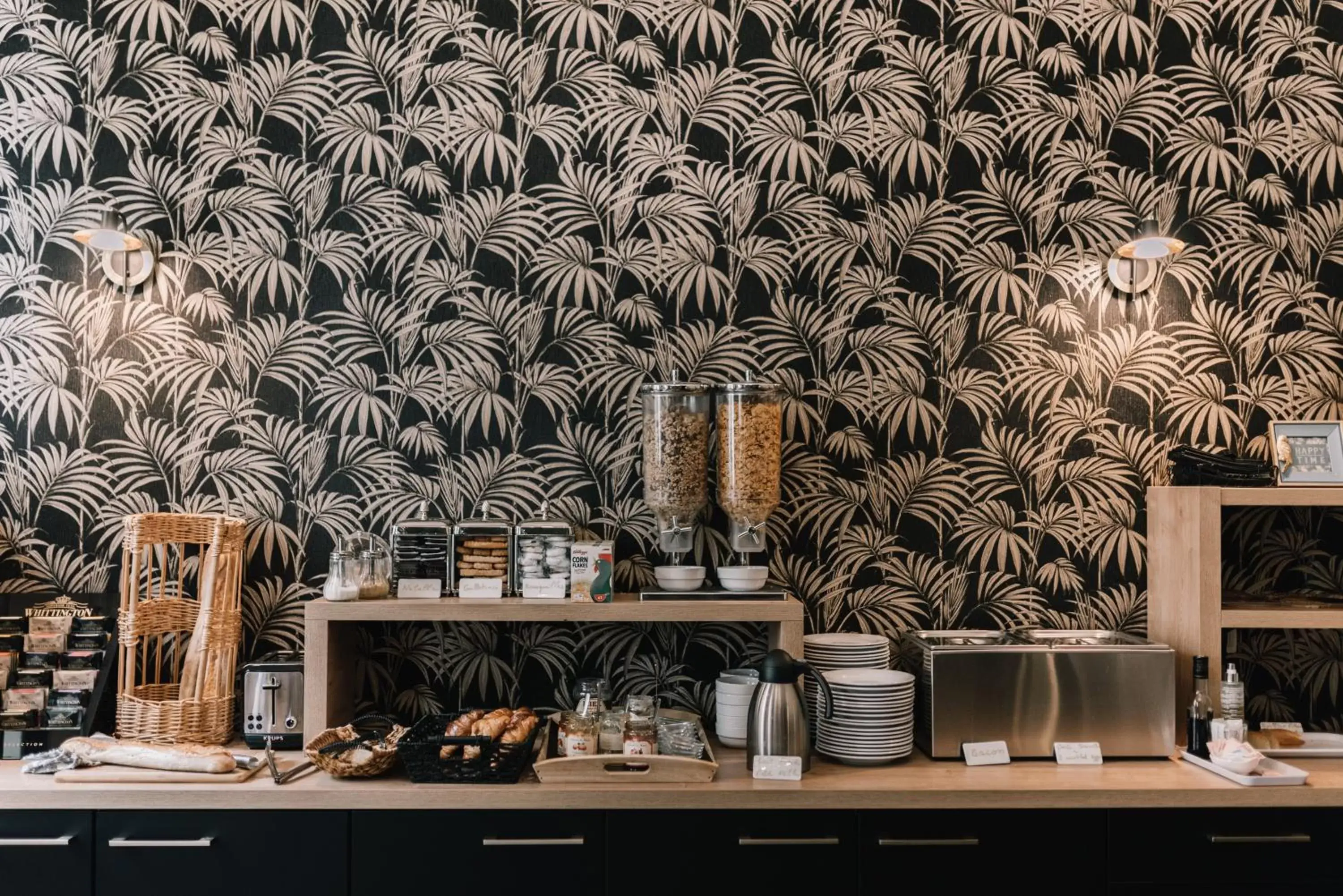 Food and drinks, Kitchen/Kitchenette in Hôtel La Résidence