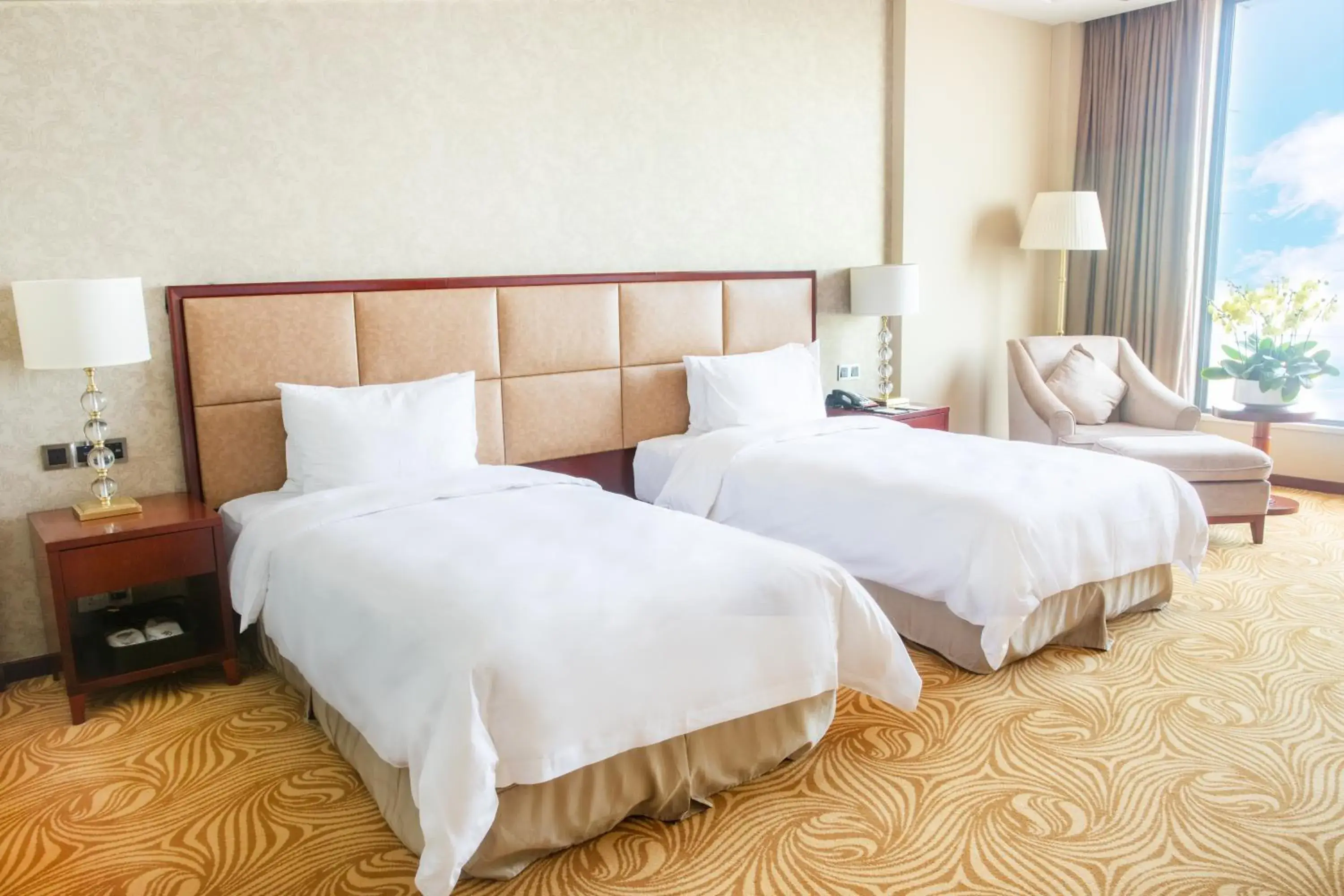 Bed in Holiday Inn Foshan Nanhai Central, an IHG Hotel