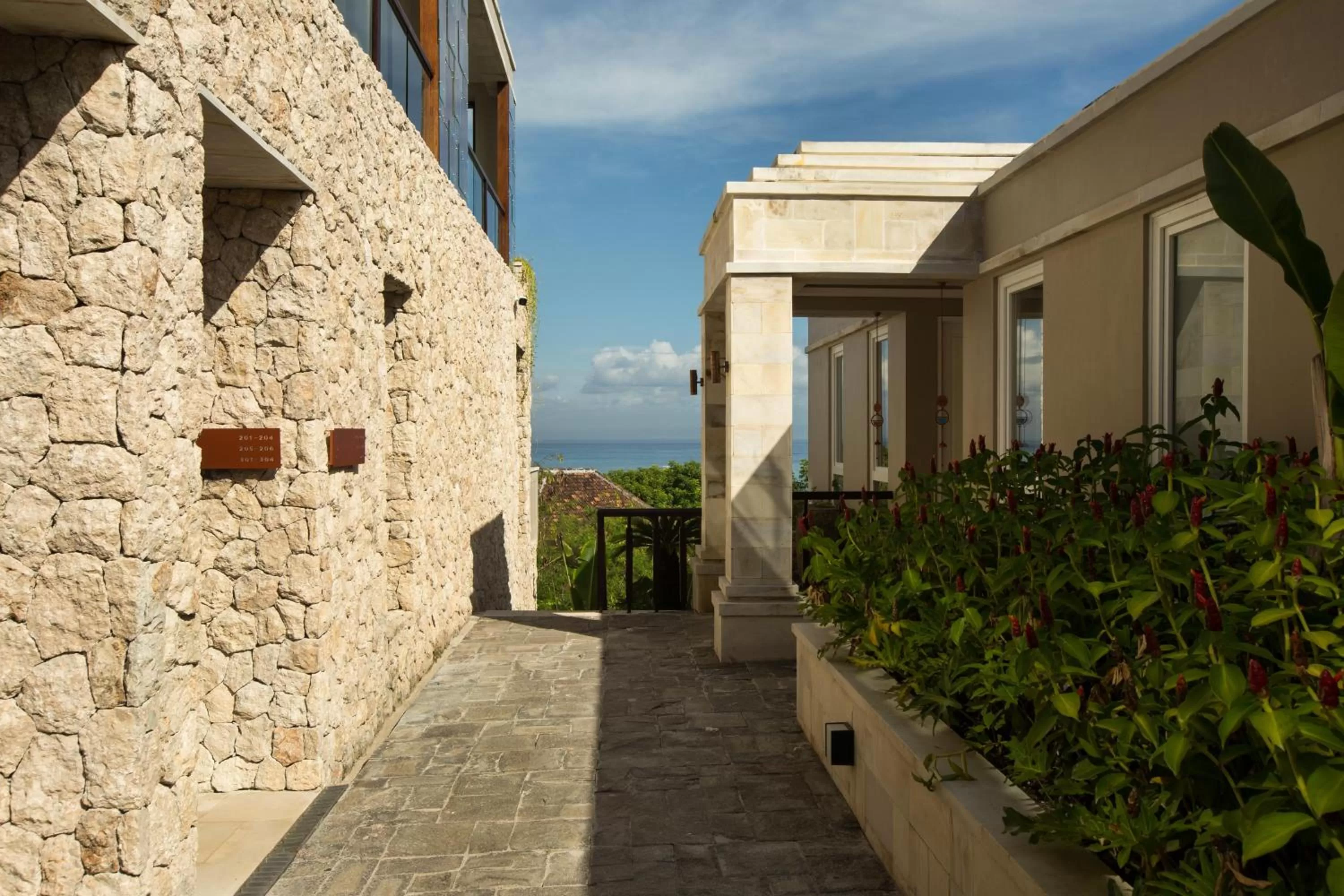 Facade/entrance in The Tamarind Resort - Nusa Lembongan