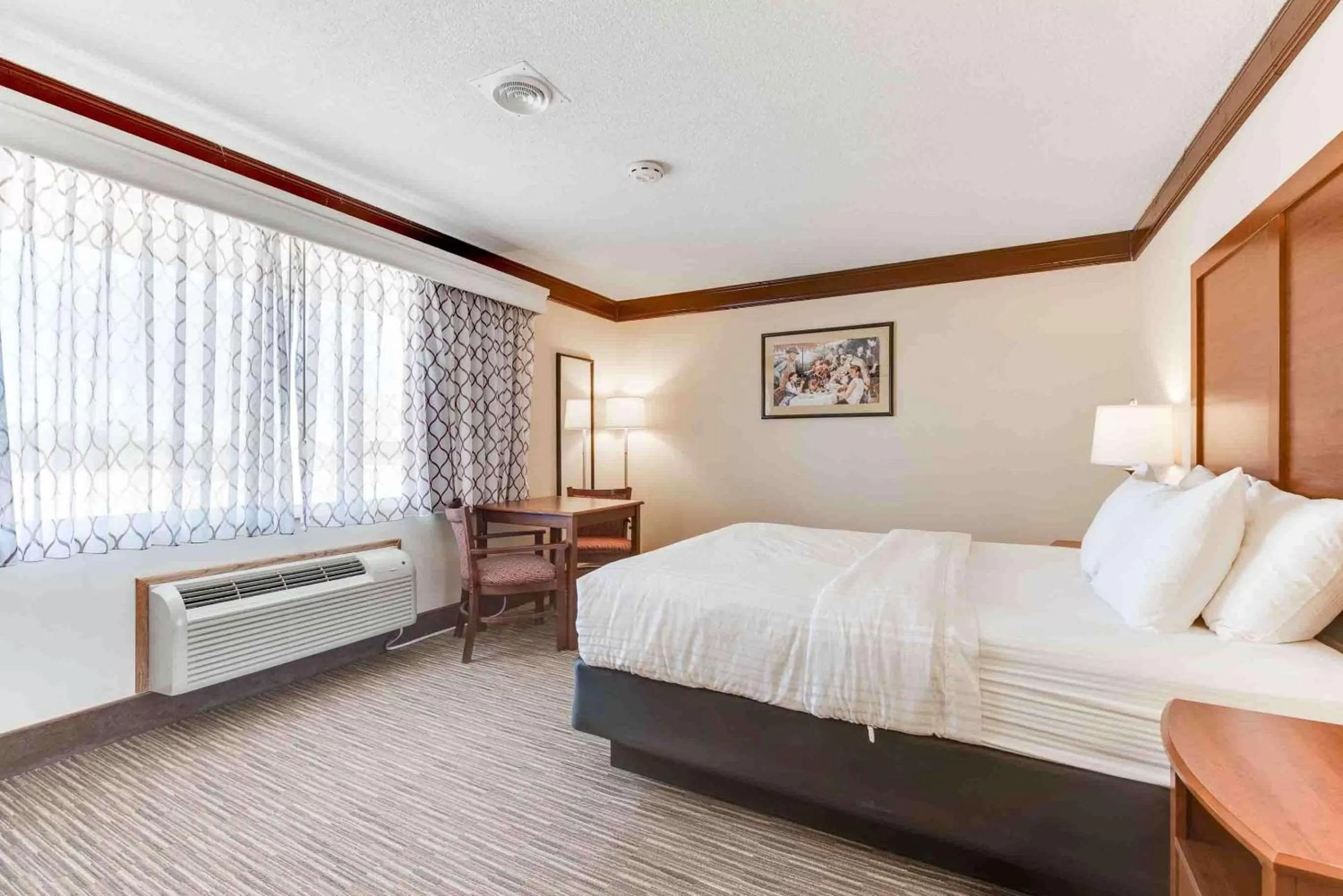 Bedroom, Bed in Best Western Movie Manor