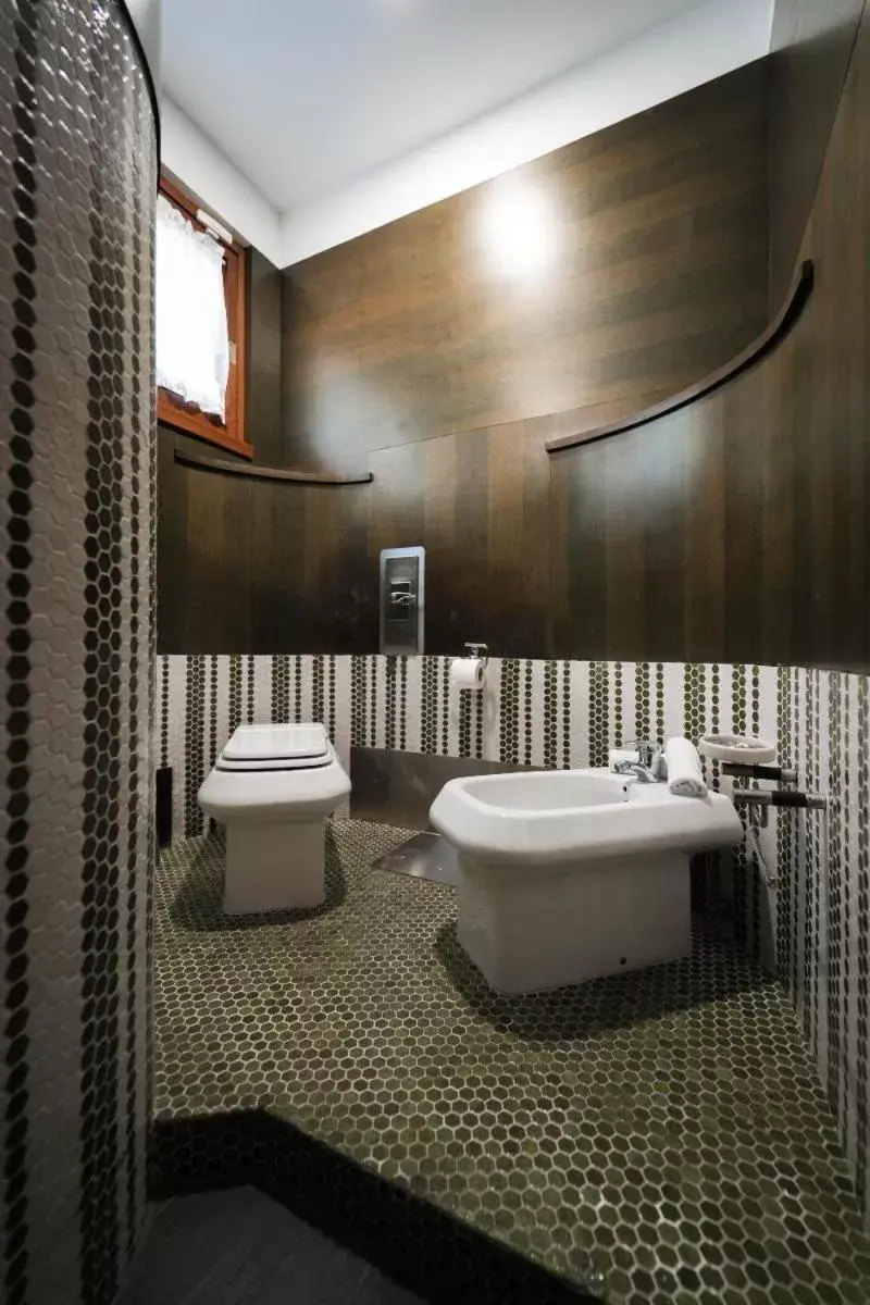 Bathroom in paradise suite