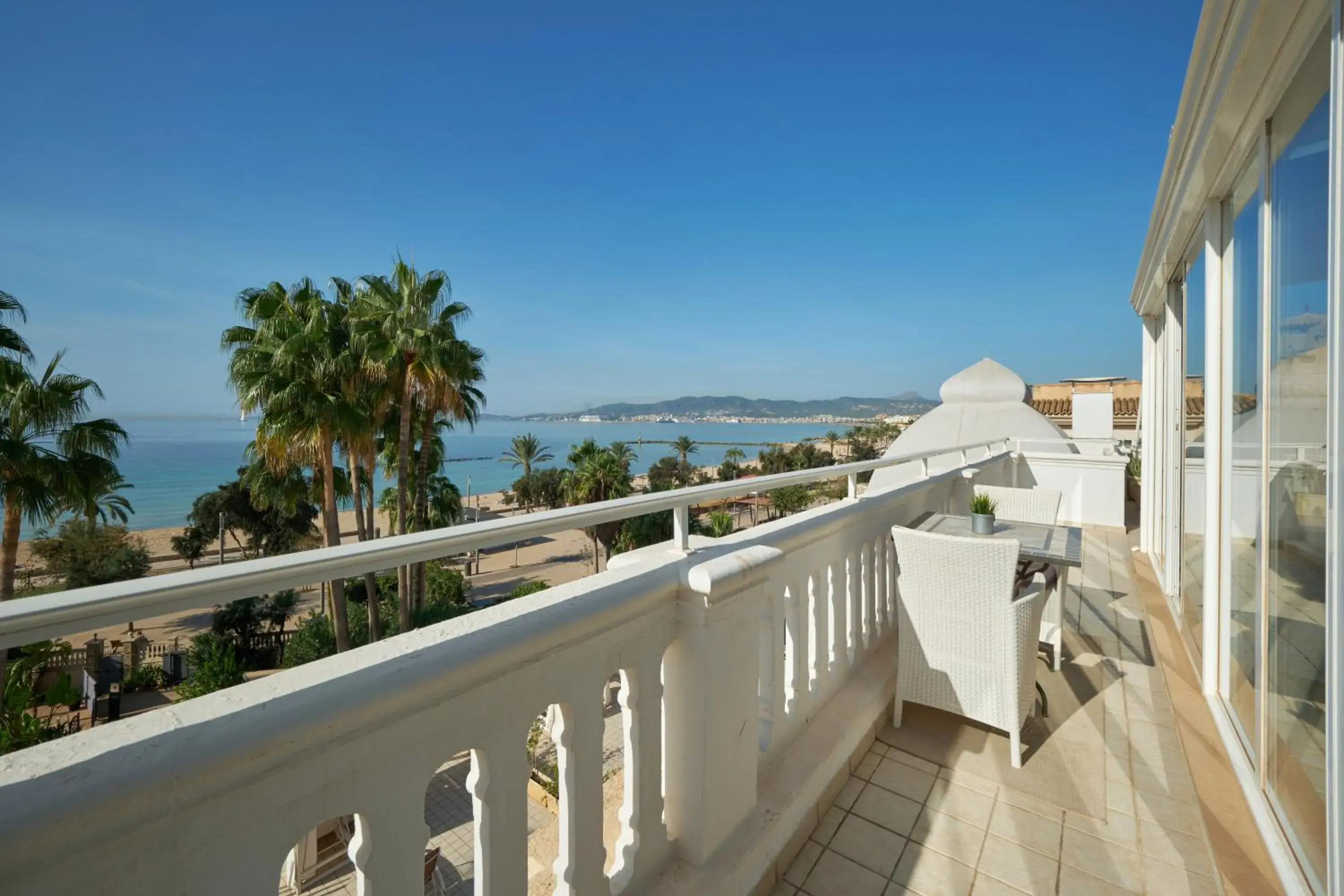 Natural landscape, Balcony/Terrace in Hotel Ciutat Jardi