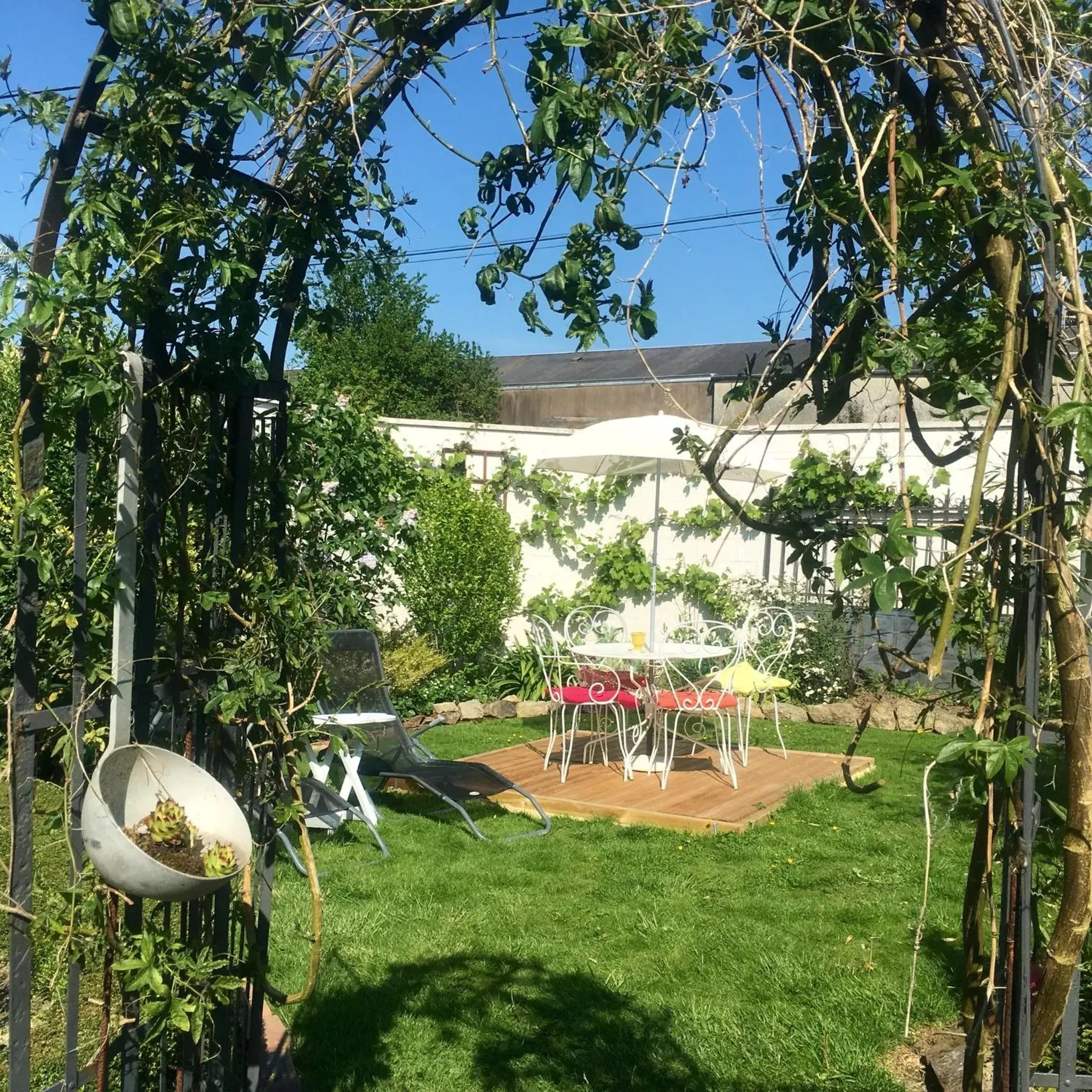 Property building, Garden in Le grenier du jardin