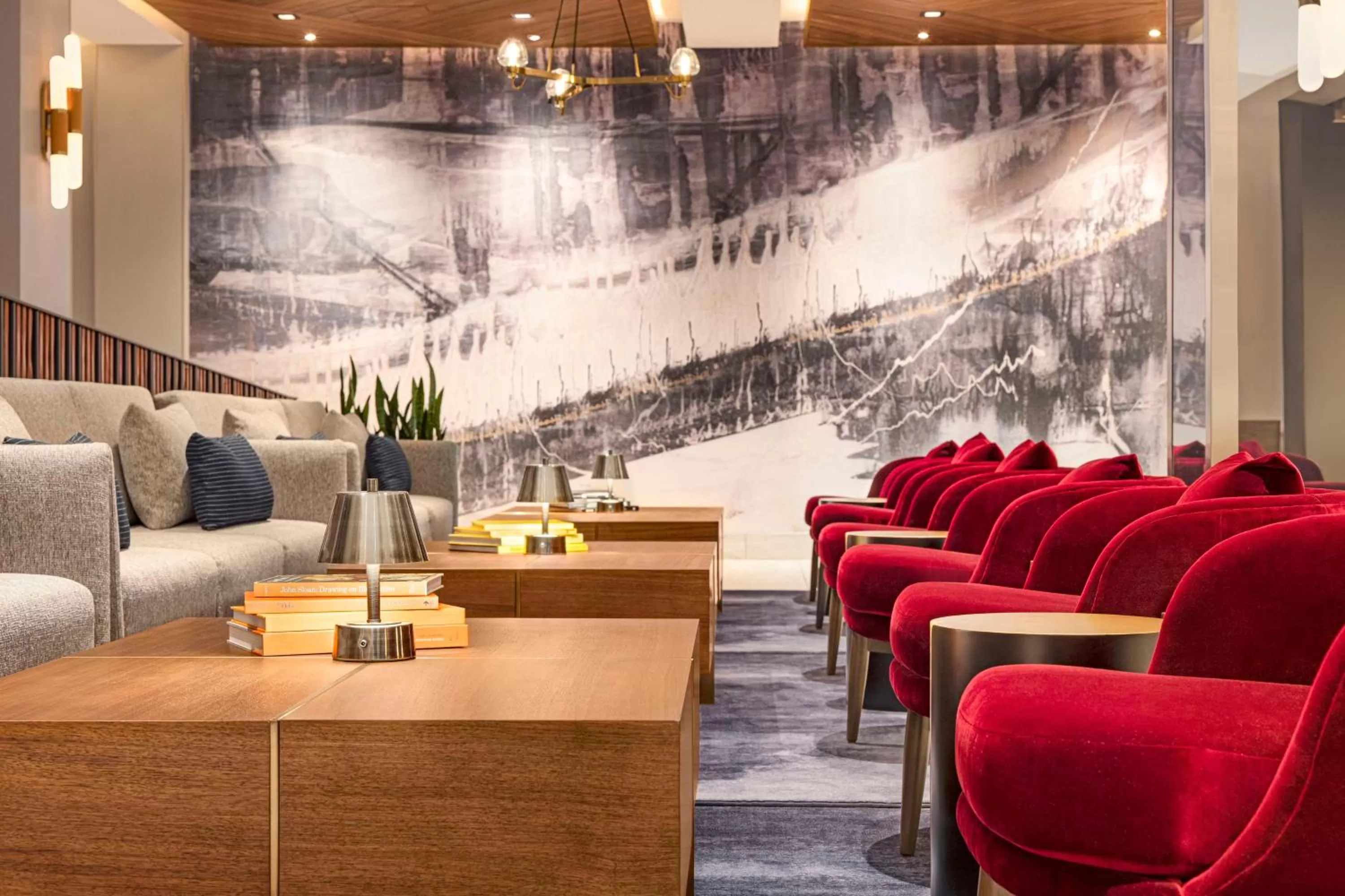 Lobby or reception in Hyatt Centric Santa Clara Silicon Valley