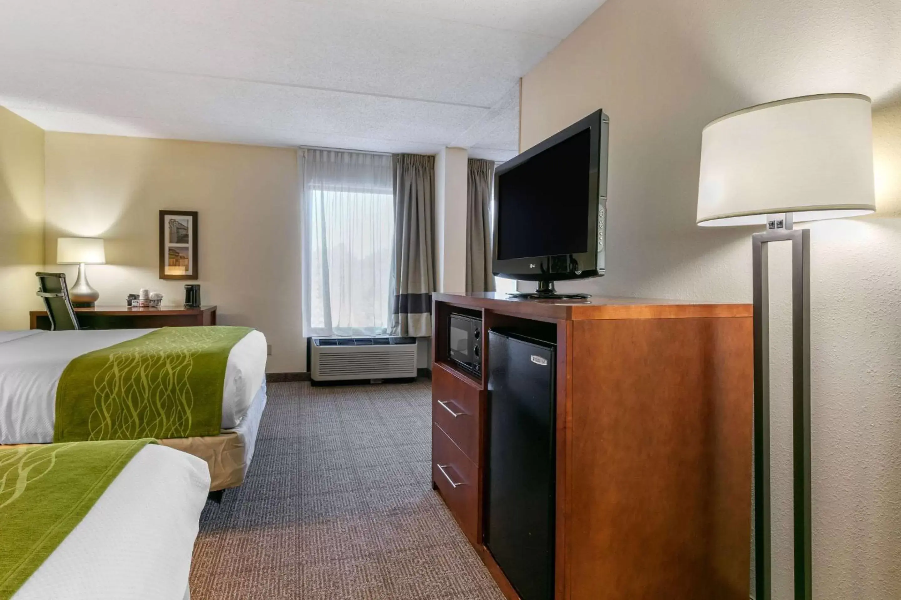 Queen Suite with Two Queen Beds and Sofa Bed - Non-Smoking in Comfort Inn Downtown Chattanooga