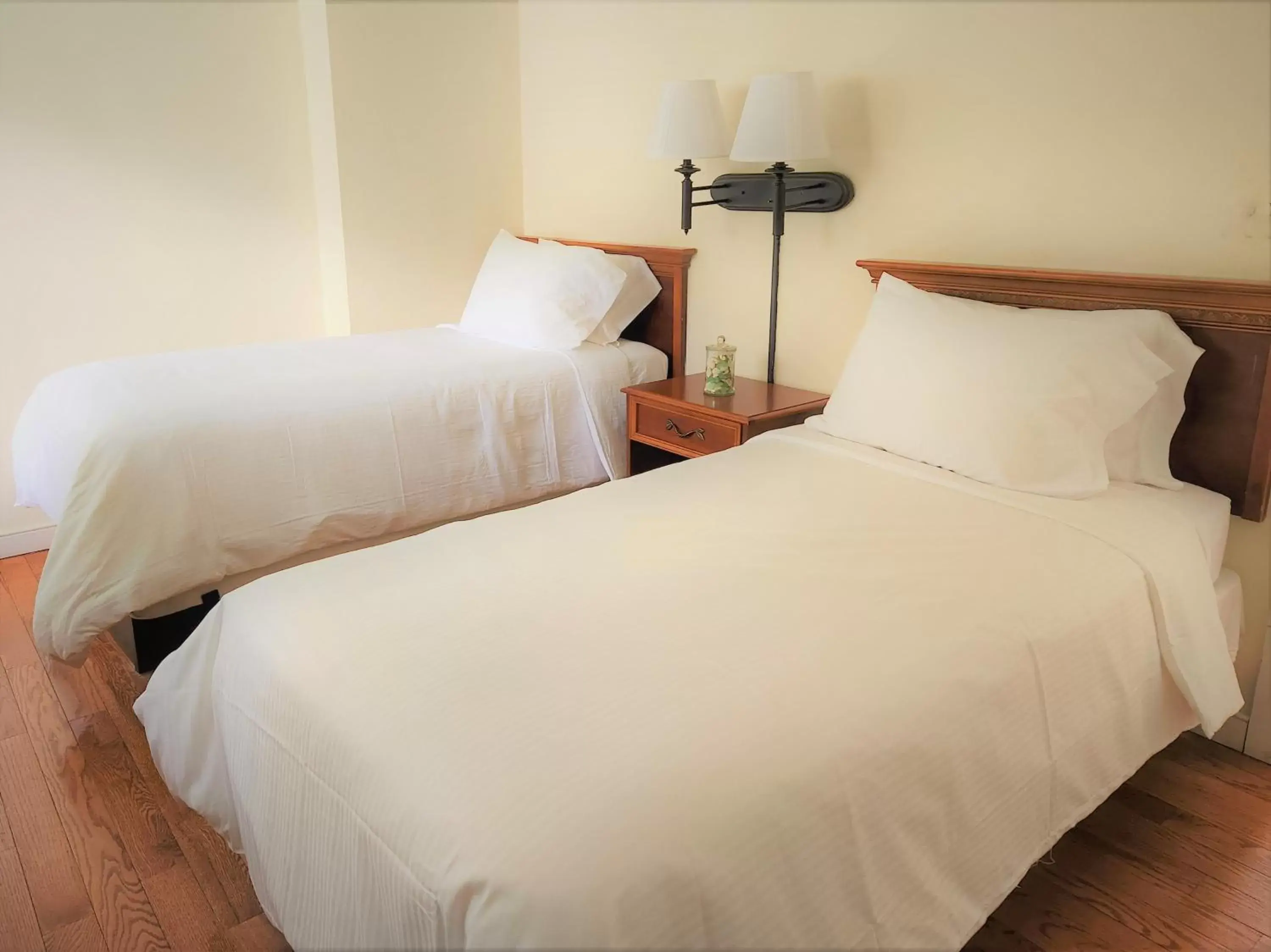 Bedroom, Bed in The Wainscott Inn