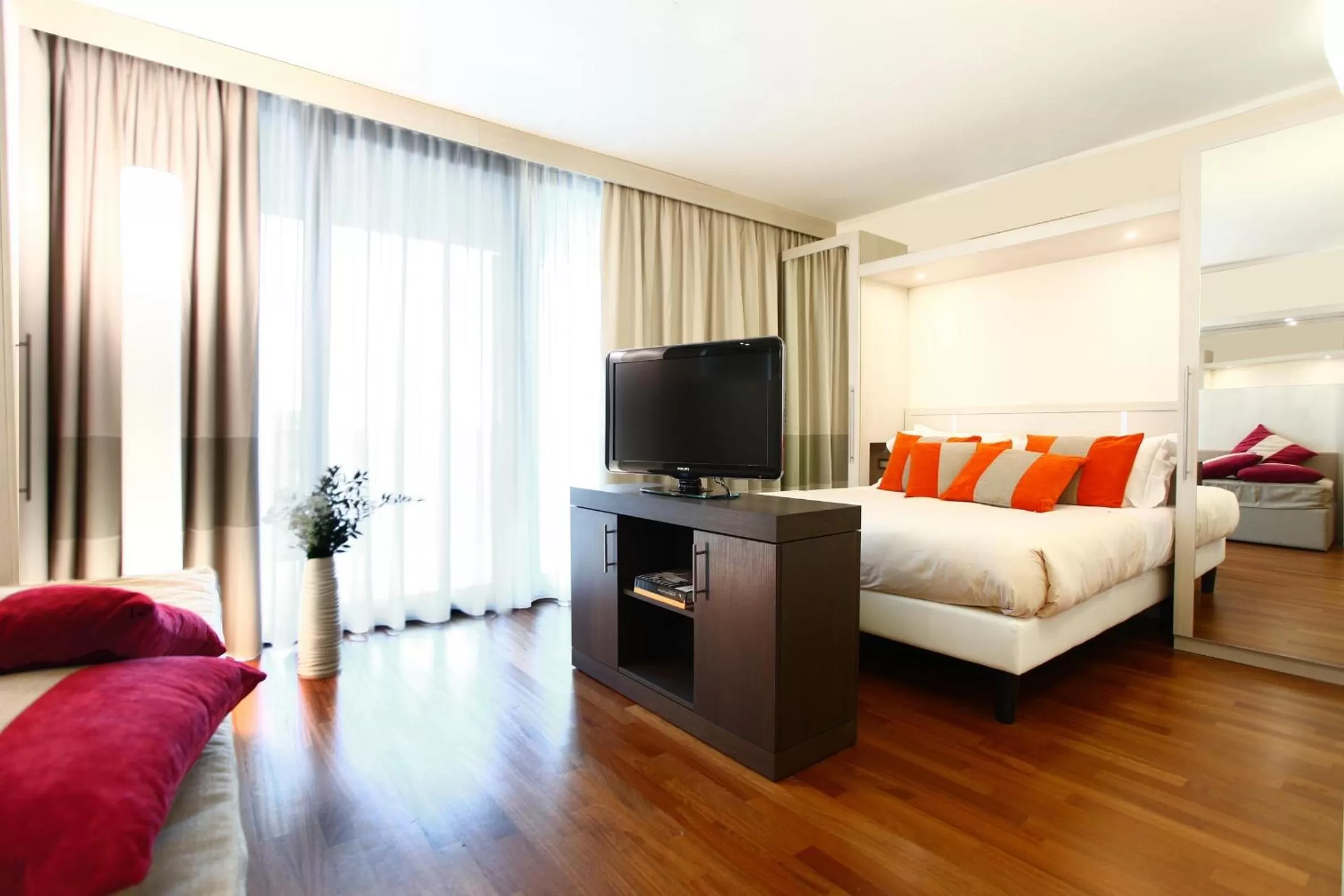 Photo of the whole room, Bed in Ramada Plaza by Wyndham Milano