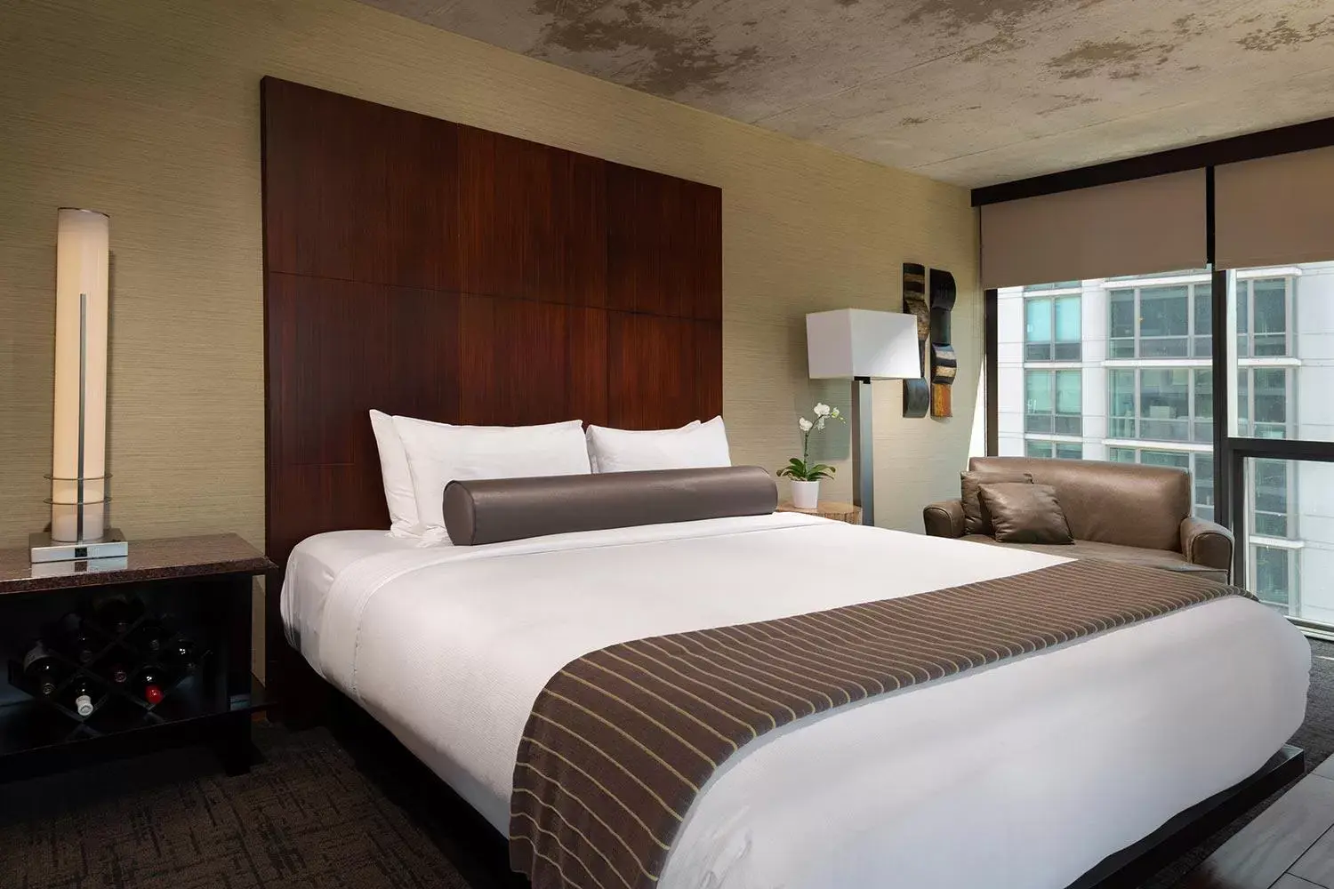 Photo of the whole room, Bed in Eurostars Magnificent Mile