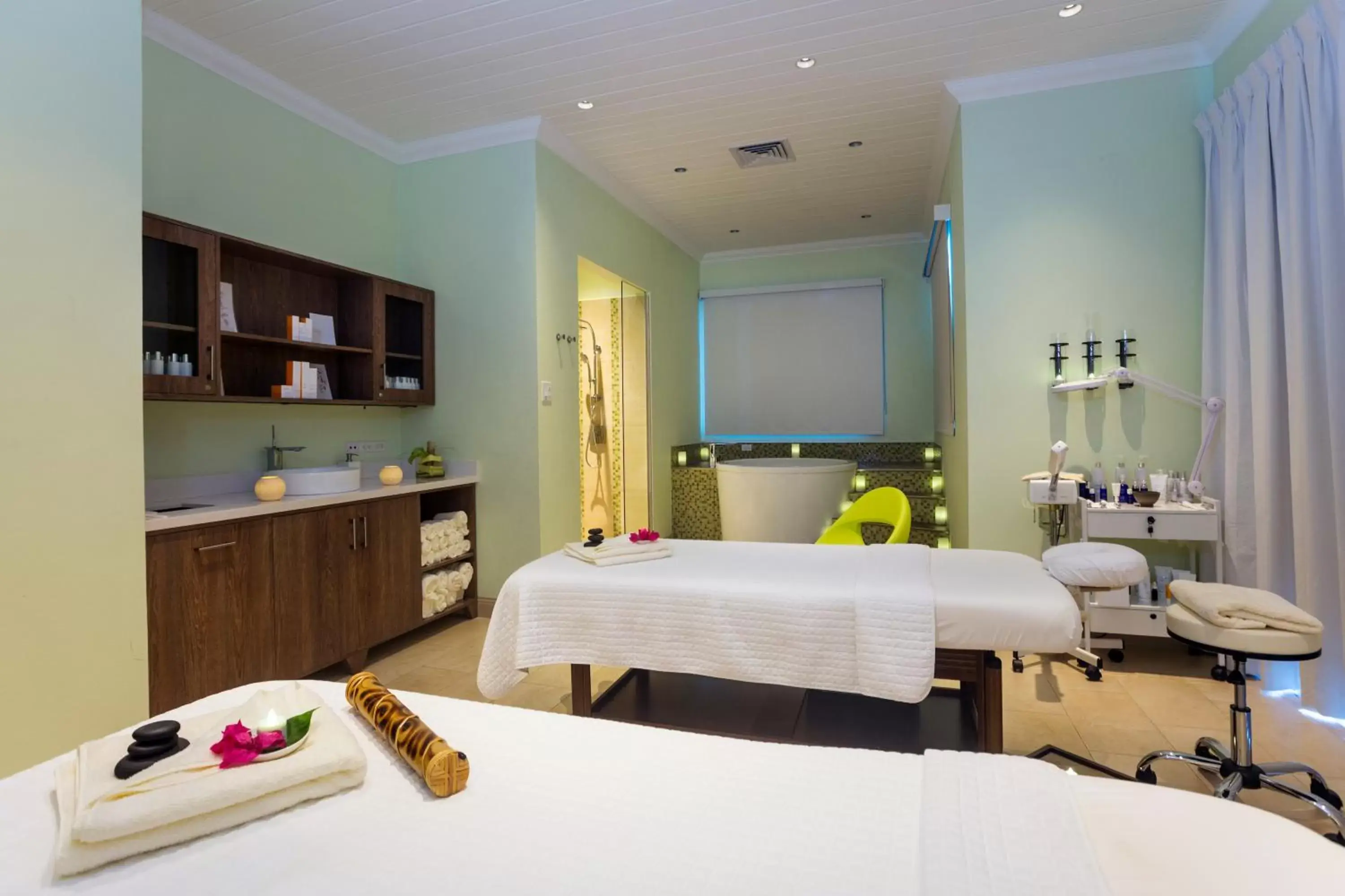 Spa and wellness centre/facilities, Room Photo in Windjammer Landing Villa Beach Resort