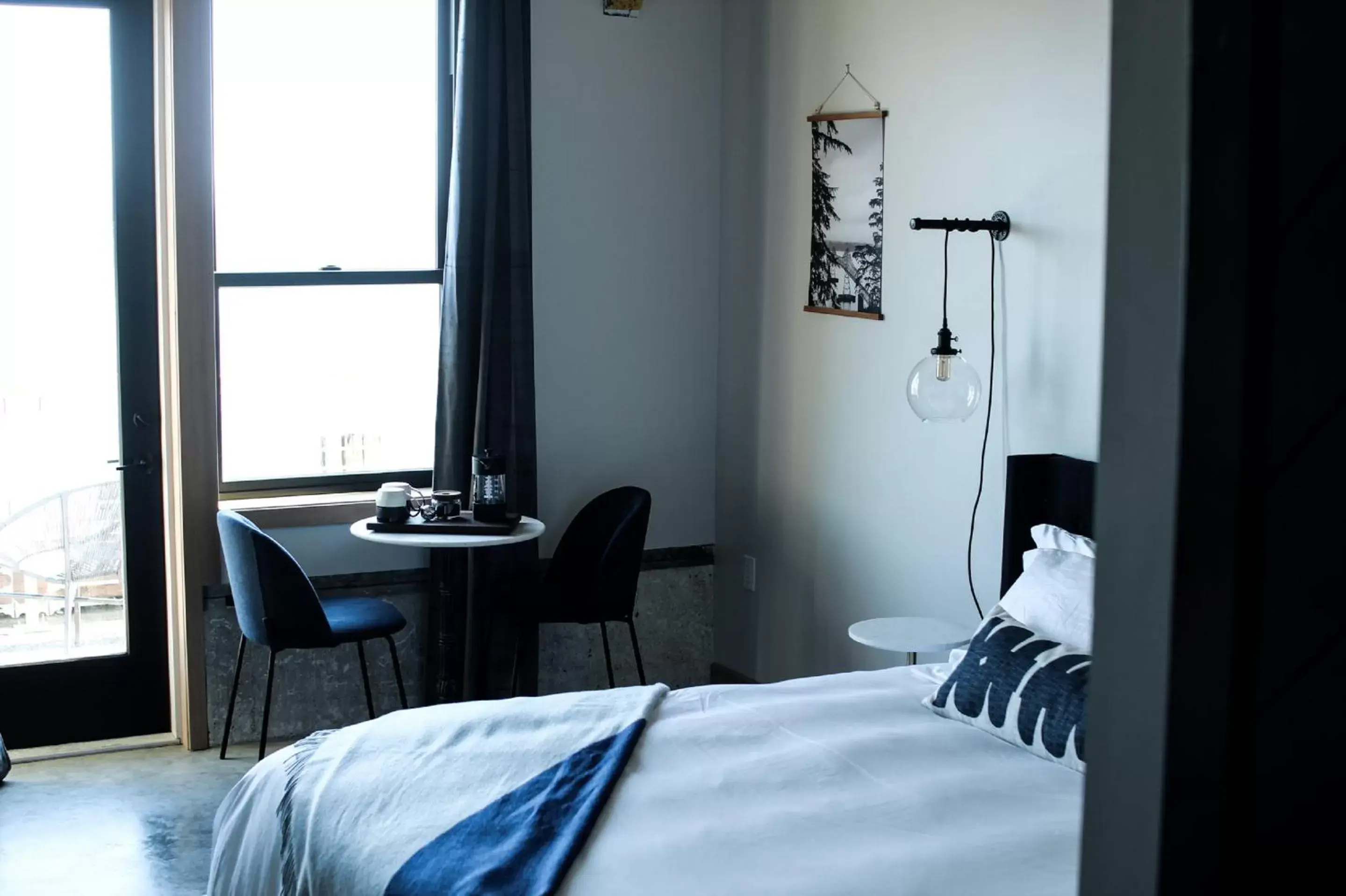 Photo of the whole room, Bed in Bowline Hotel Photo of the whole room, Bed in Bowline Hotel