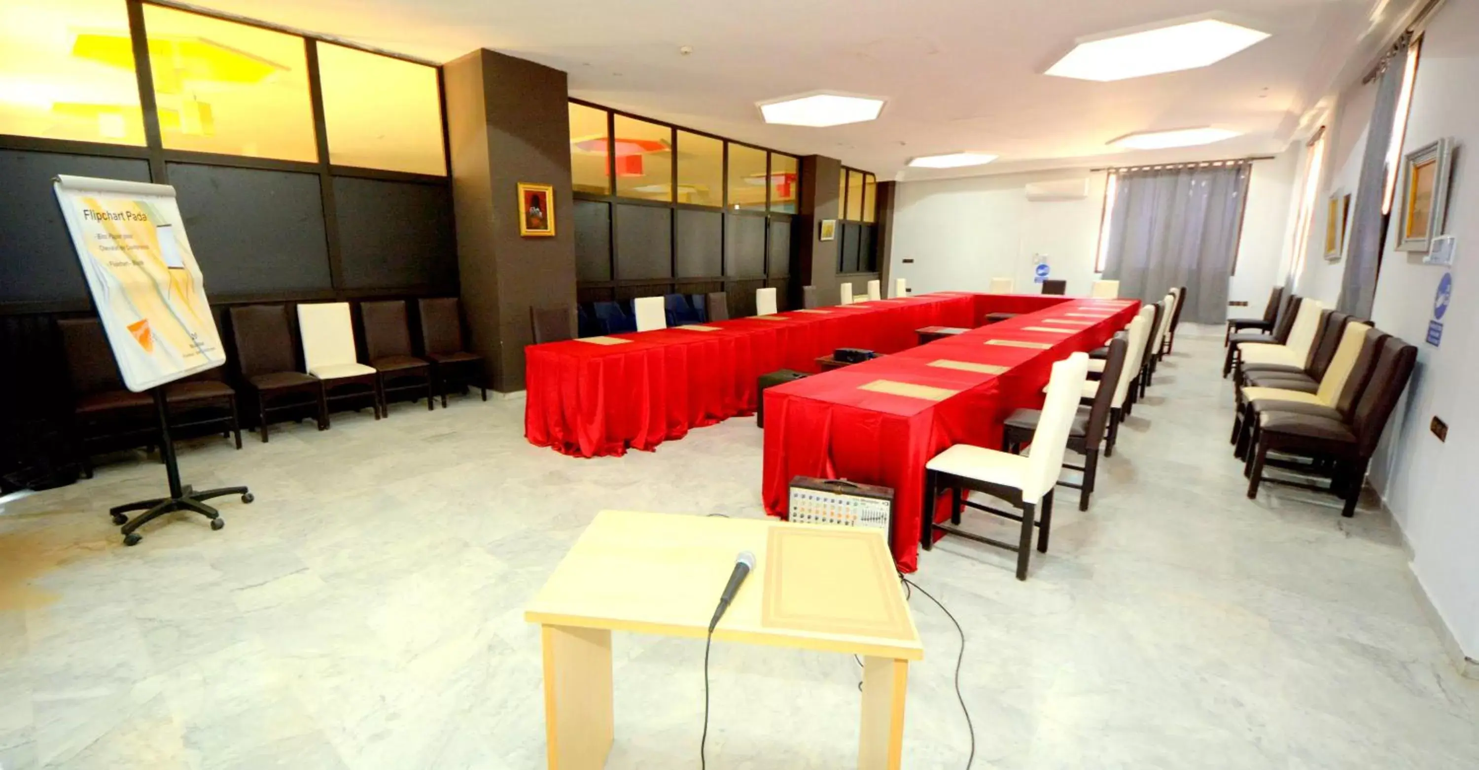 Meeting/conference room in Oasis Hotel & Spa