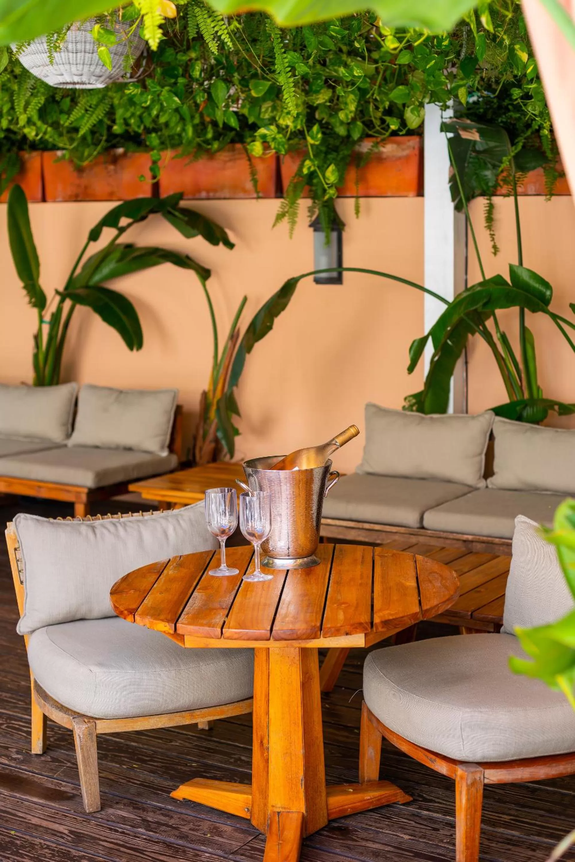 Lounge or bar in The Plymouth South Beach