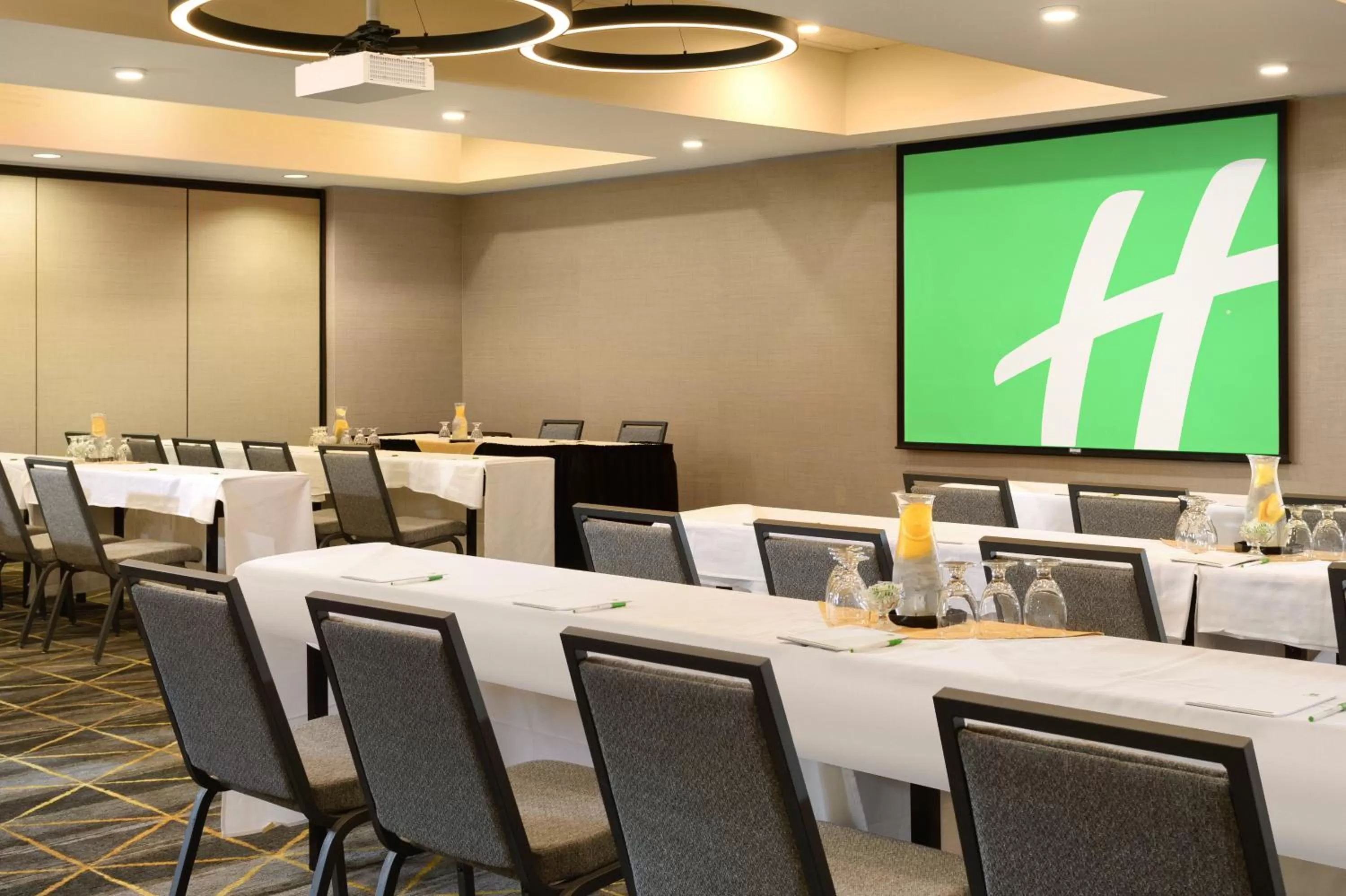 Meeting/conference room in Holiday Inn Oakland Airport by IHG