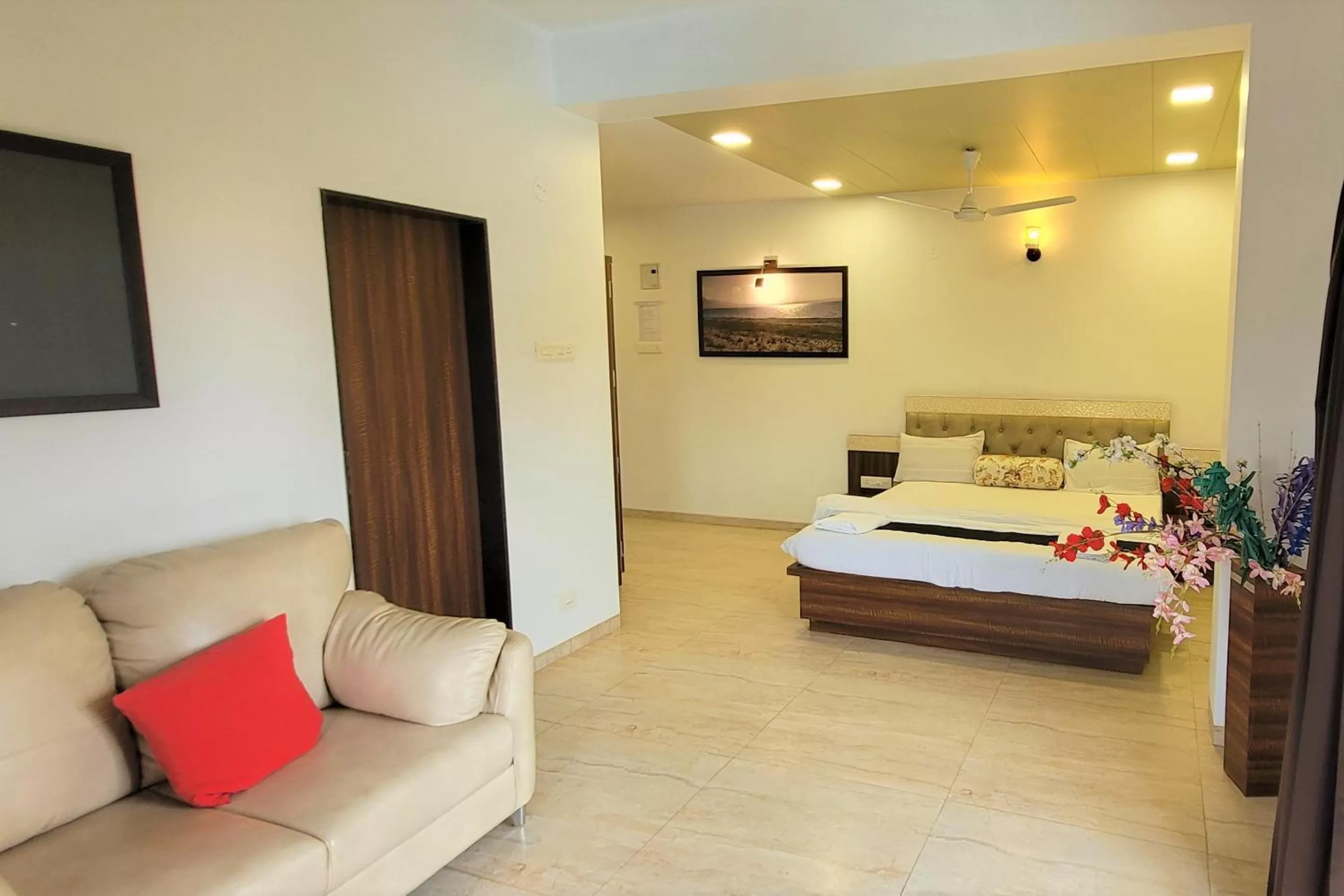 Superior Double Room in Hotel Om Inn - Talegaon Dabhade