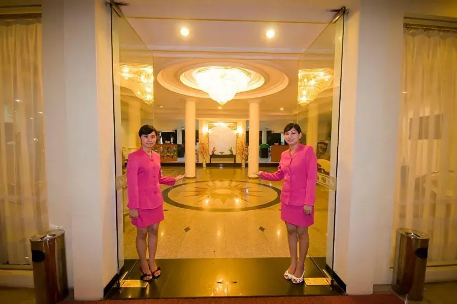 Lobby or reception in Hotel Sinar 2 Lobby or reception in Hotel Sinar 2